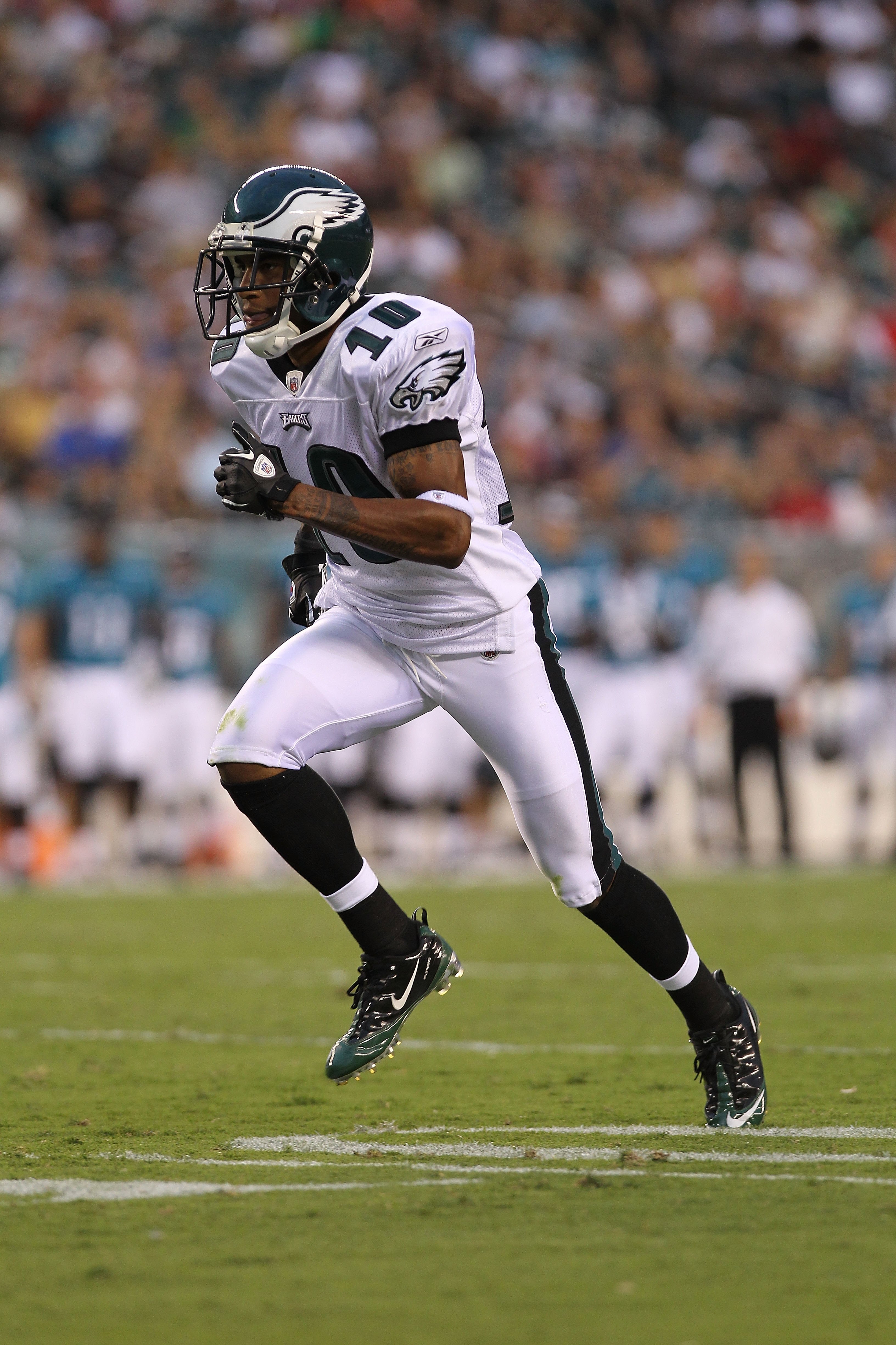 PHILADELPHIA - AUGUST 13:  DeSean Jackson #10 of the Philadelphia Eagles against the Jacksonville Jaguars during their preseason game at Lincoln Financial Field on August 13, 2010 in Philadelphia, Pennsylvania.  (Photo by Nick Laham/Getty Images)