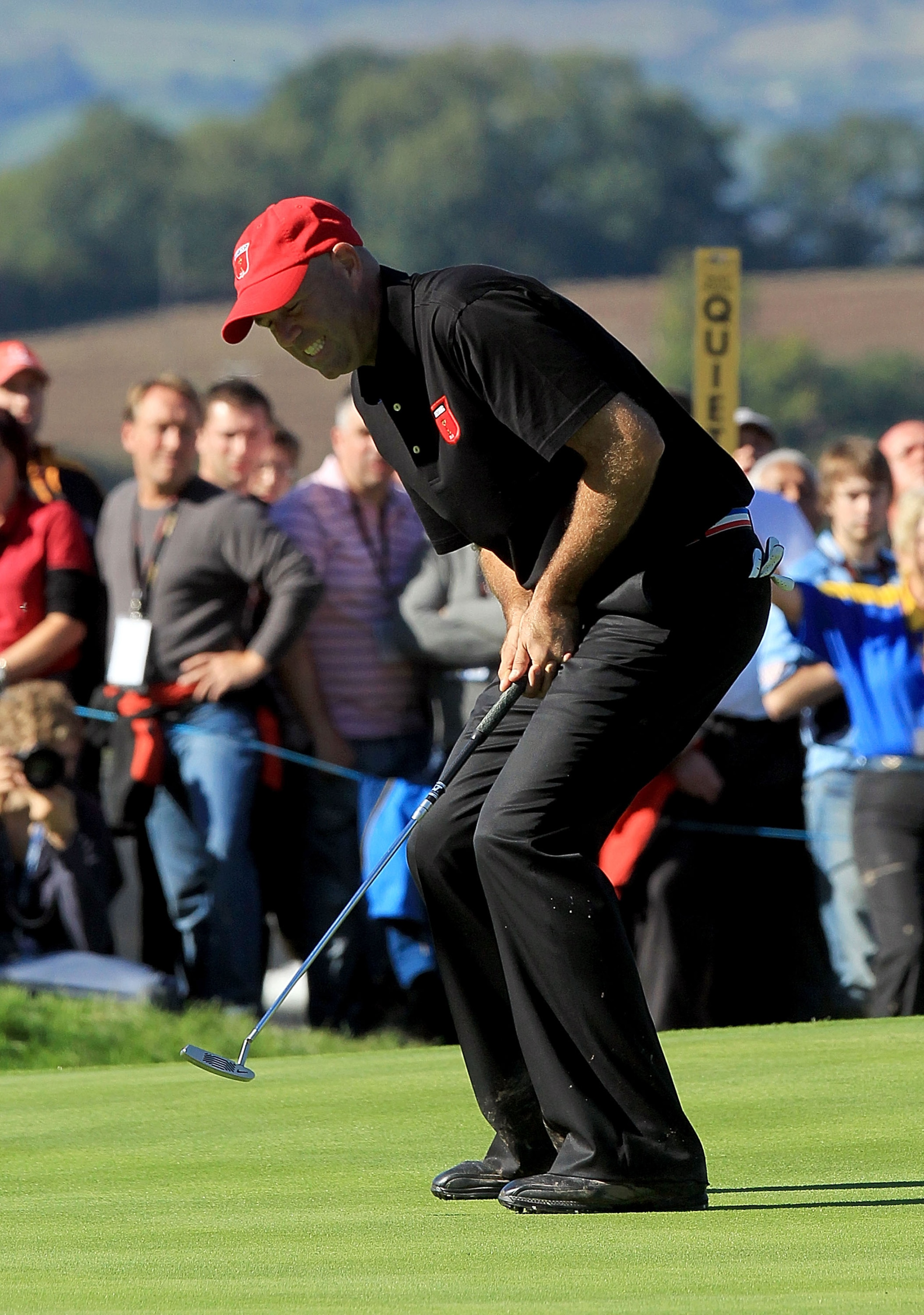 NEWPORT, WALES - OCTOBER 04:  Stewart Cink of the USA reacts to his putt on the 18th green in the singles matches during the 2010 Ryder Cup at the Celtic Manor Resort on October 4, 2010 in Newport, Wales.  (Photo by David Cannon/Getty Images)