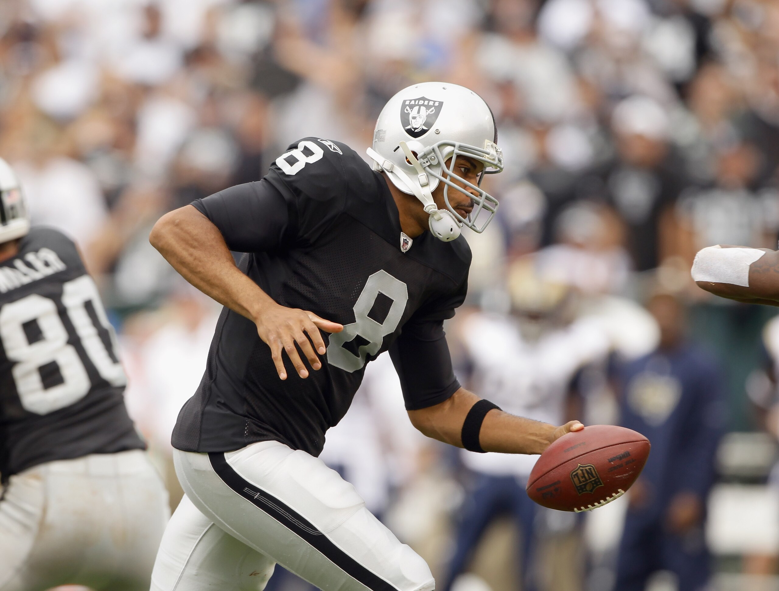 OAKLAND, CA - SEPTEMBER 19: Jason Campbell #8 of the Oakland Raiders in action during their game against the St. Louis Rams at the Oakland-Alameda County Coliseum on September 19, 2010 in Oakland, California.  (Photo by Ezra Shaw/Getty Images)
