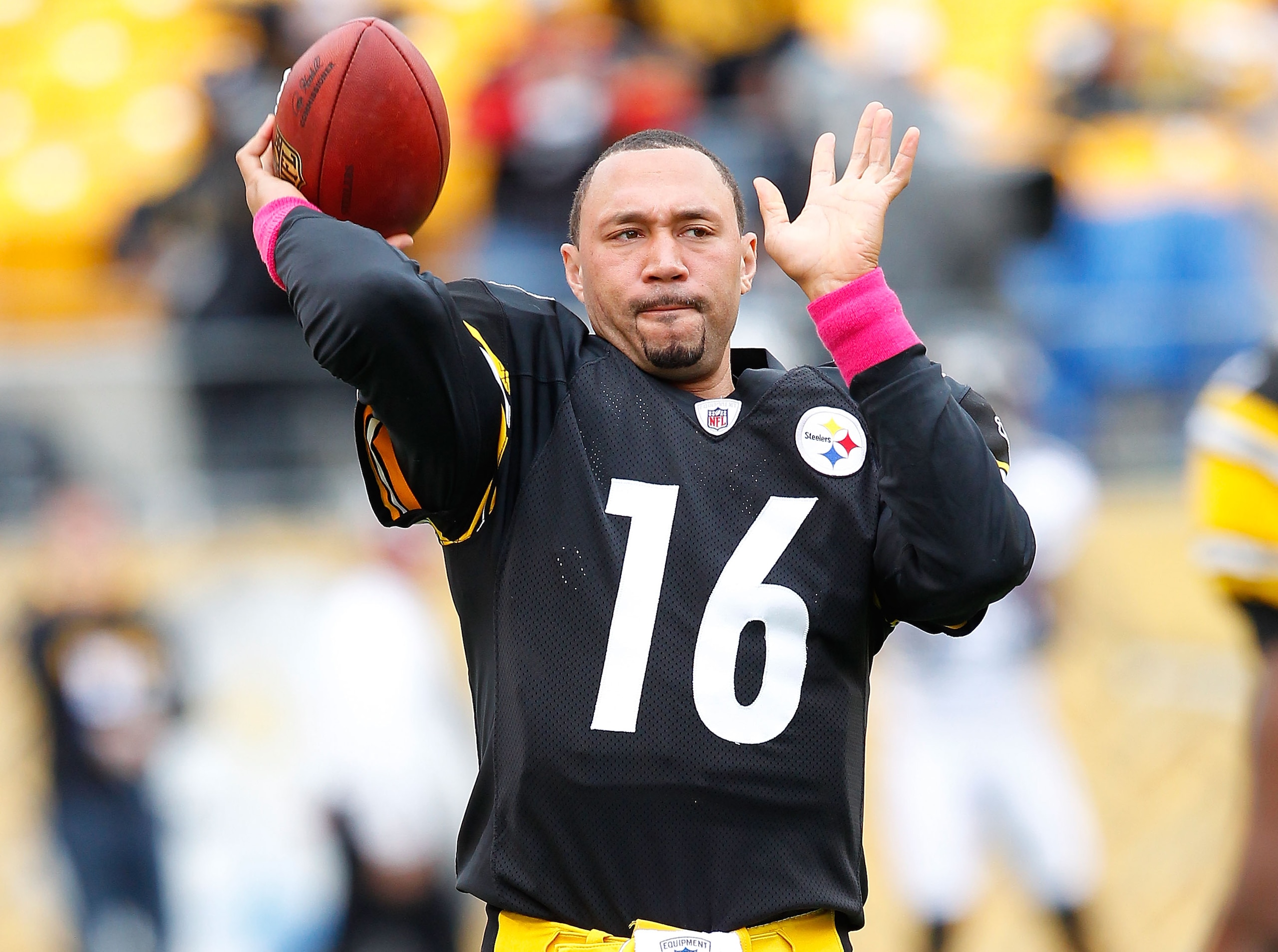 PITTSBURGH - OCTOBER 03:  Charlie Batch #16 of the Pittsburgh Steelers wears pink arm bands for breast cancer awareness as he warms up prior to the game against the Baltimore Ravens on October 3, 2010 at Heinz Field in Pittsburgh, Pennsylvania.  (Photo by