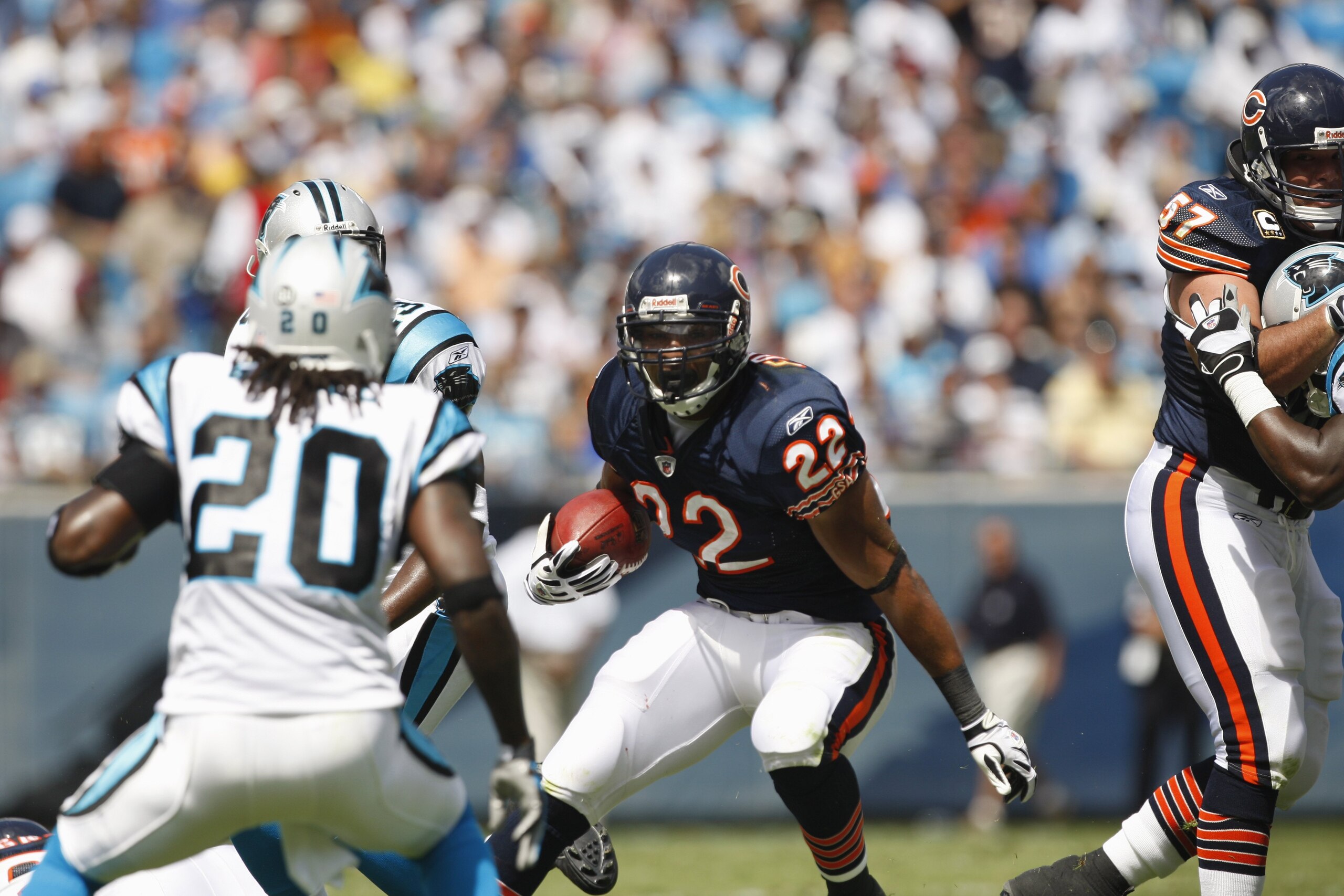 CHARLOTTE, NC - SEPTEMBER 14:   Matt Forte #22 of the Chicago Bears runs the ball against the Carolina Panthers during their NFL game at Bank of America Stadium in Charlotte, North Carolina on September 14, 2008. (Photo by: Streeter Lecka/Getty Images)