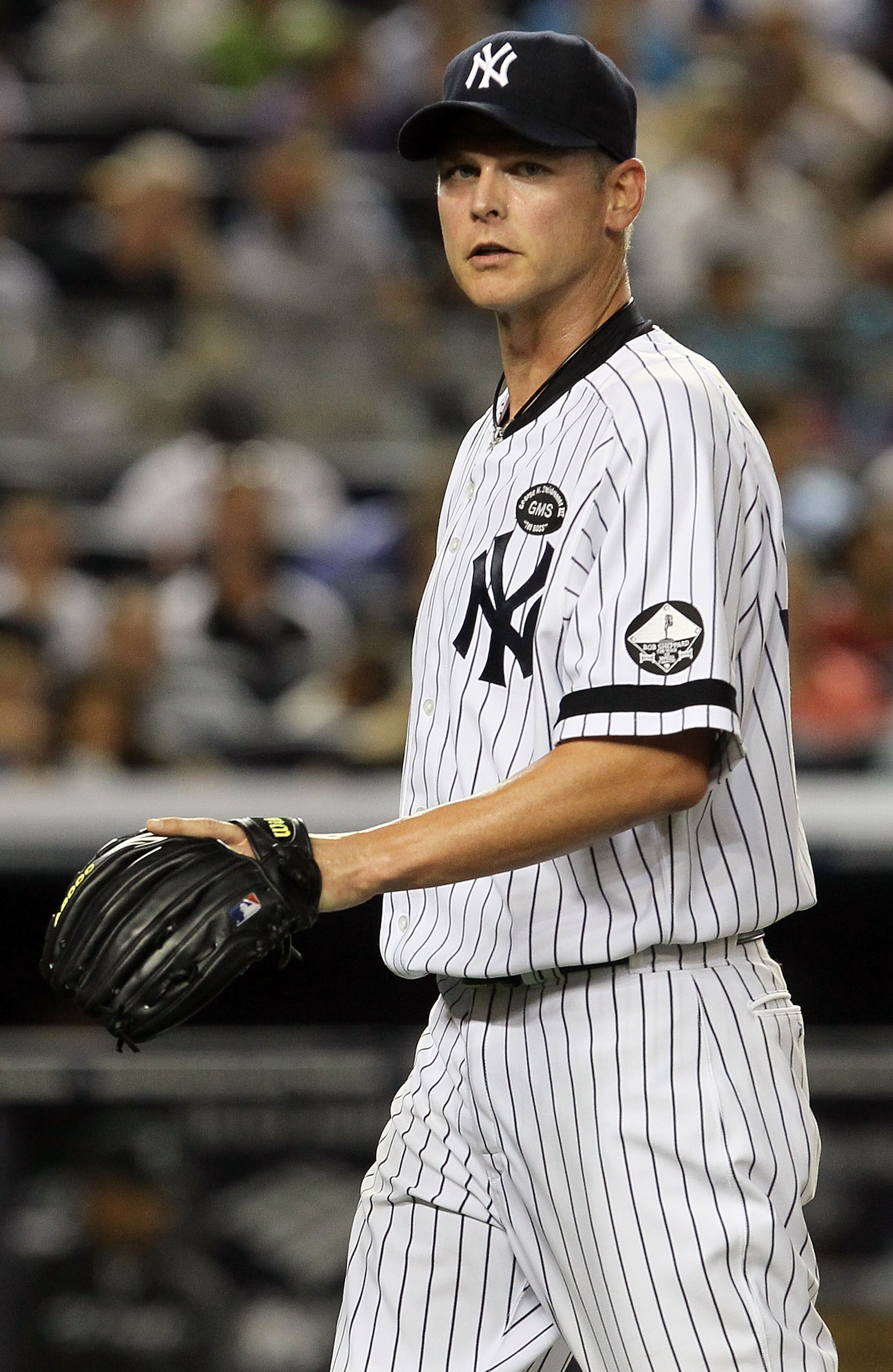 NEW YORK - AUGUST 03:  Kerry Wood #39 of the New York Yankees looks on against the Toronto Blue Jays on August 3, 2010 at Yankee Stadium in the Bronx borough of New York City.  (Photo by Jim McIsaac/Getty Images)