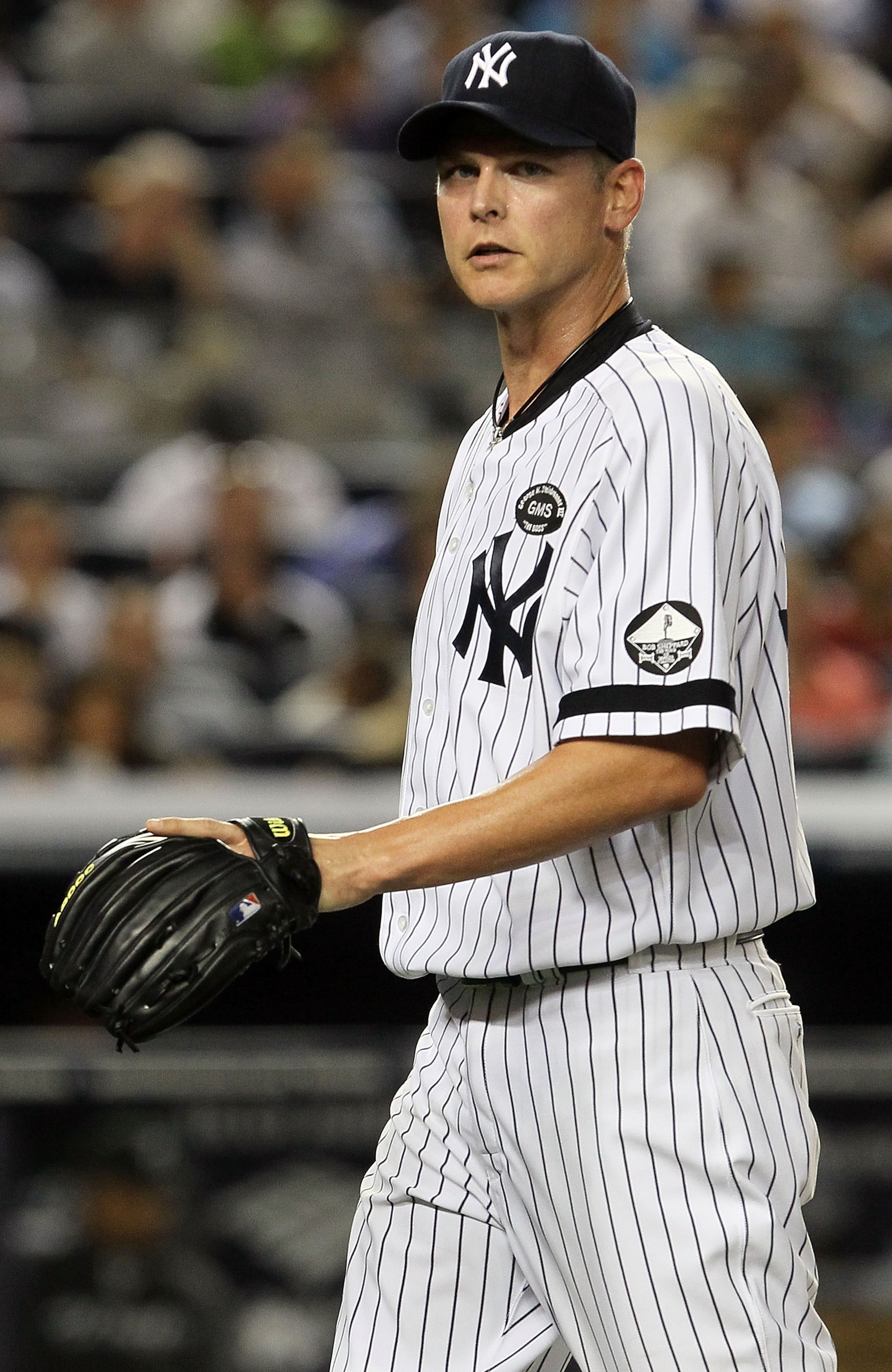 NEW YORK - AUGUST 03:  Kerry Wood #39 of the New York Yankees looks on against the Toronto Blue Jays on August 3, 2010 at Yankee Stadium in the Bronx borough of New York City.  (Photo by Jim McIsaac/Getty Images)