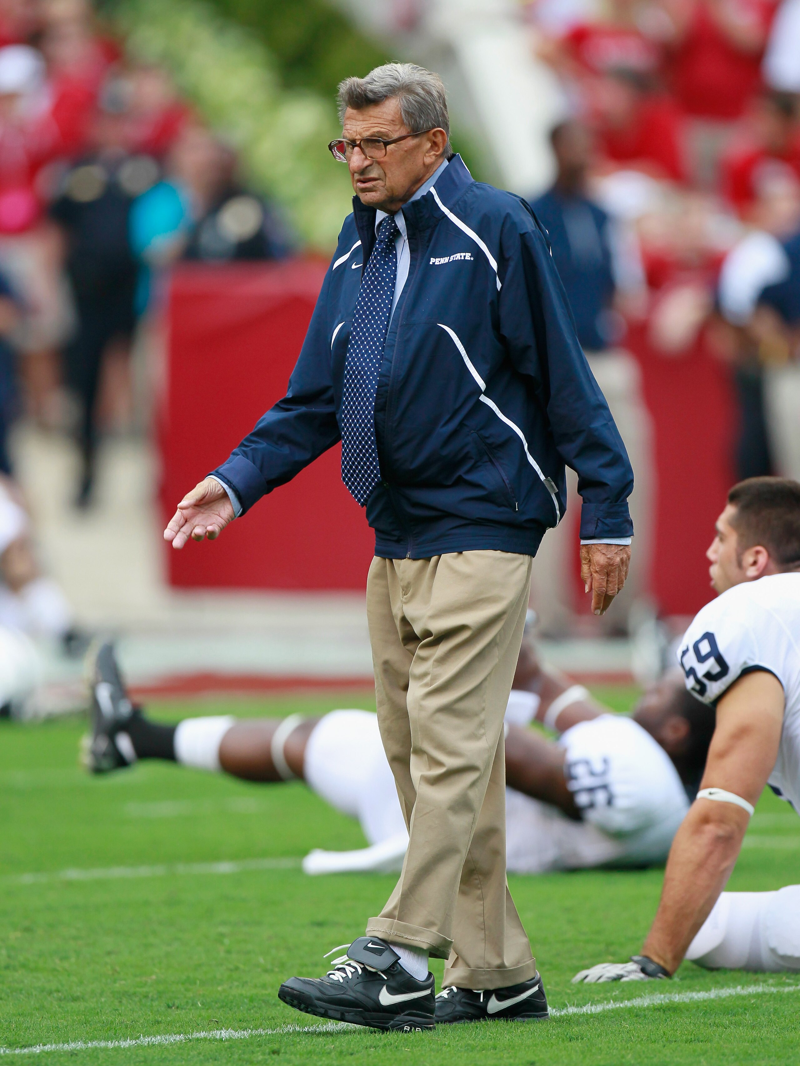 TUSCALOOSA, AL - SEPTEMBER 11:  Head coach Joe Paterno of the Penn State Nittany Lions during warmups before facing the Alabama Crimson Tide at Bryant-Denny Stadium on September 11, 2010 in Tuscaloosa, Alabama.  (Photo by Kevin C. Cox/Getty Images)