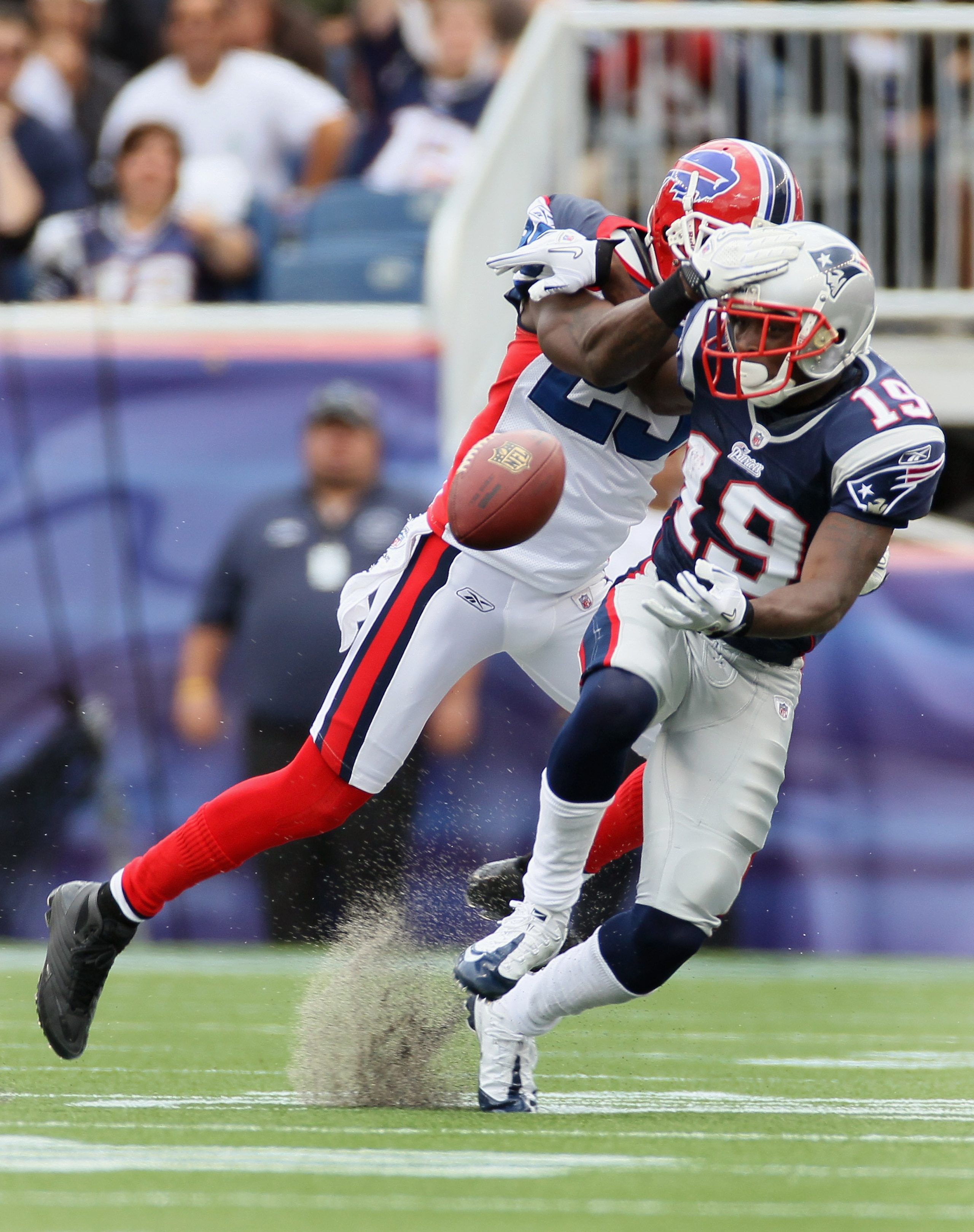 FOXBORO, MA - SEPTEMBER 26:  Drayton Florence #29 of the Buffalo Bills strips the ball from Brandon Tate #19 of the New England Patriots during on September 26, 2010 at Gillette Stadium in Foxboro, Massachusetts.  (Photo by Elsa/Getty Images)