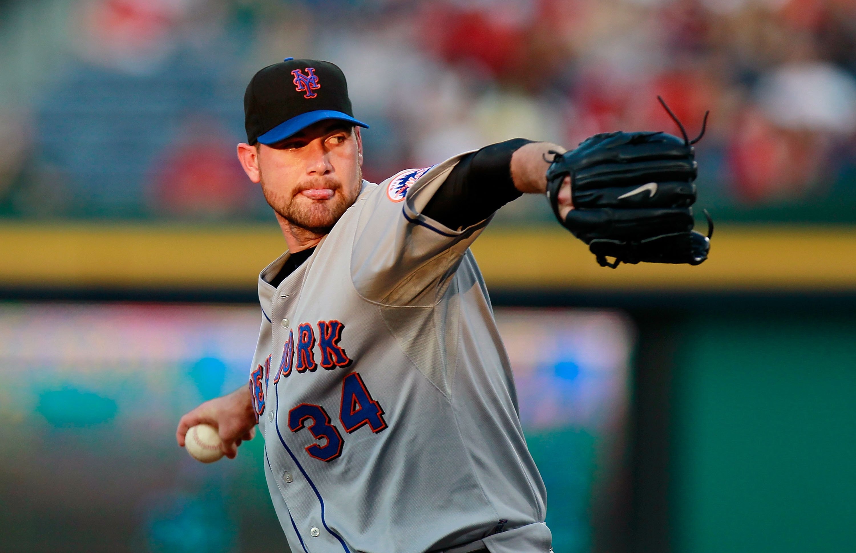 ATLANTA - SEPTEMBER 01:  Pitcher Mike Pelfrey #34 of the New York Mets pitches against the Atlanta Braves at Turner Field on September 1, 2010 in Atlanta, Georgia.  (Photo by Kevin C. Cox/Getty Images)