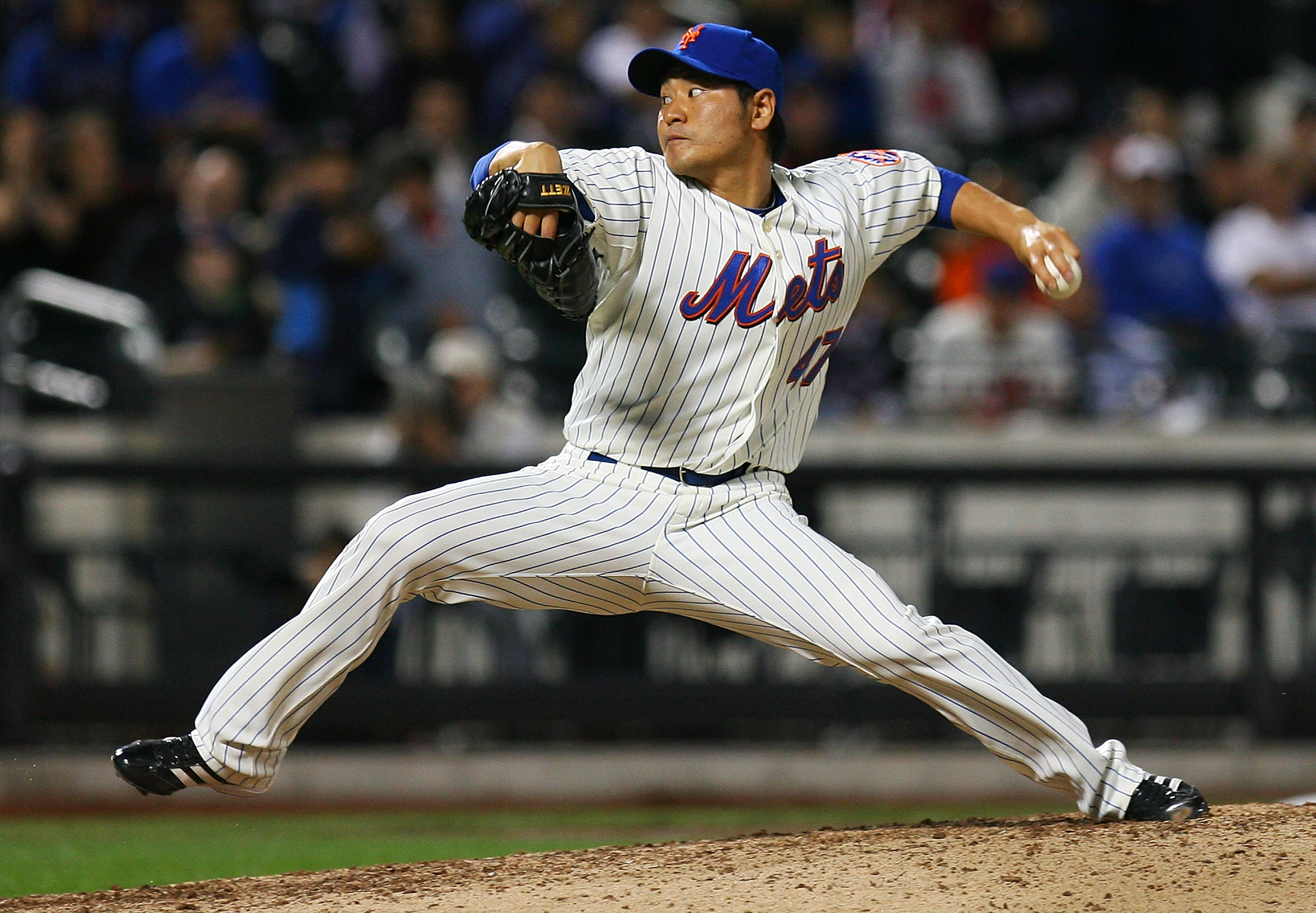 NEW YORK - SEPTEMBER 15:  Hisanori Takahashi #47 of the New York Mets pitches against the Pittsburgh Pirates on September 15, 2010 at Citi Field in the Flushing neighborhood of the Queens borough of New York City.  (Photo by Andrew Burton/Getty Images)