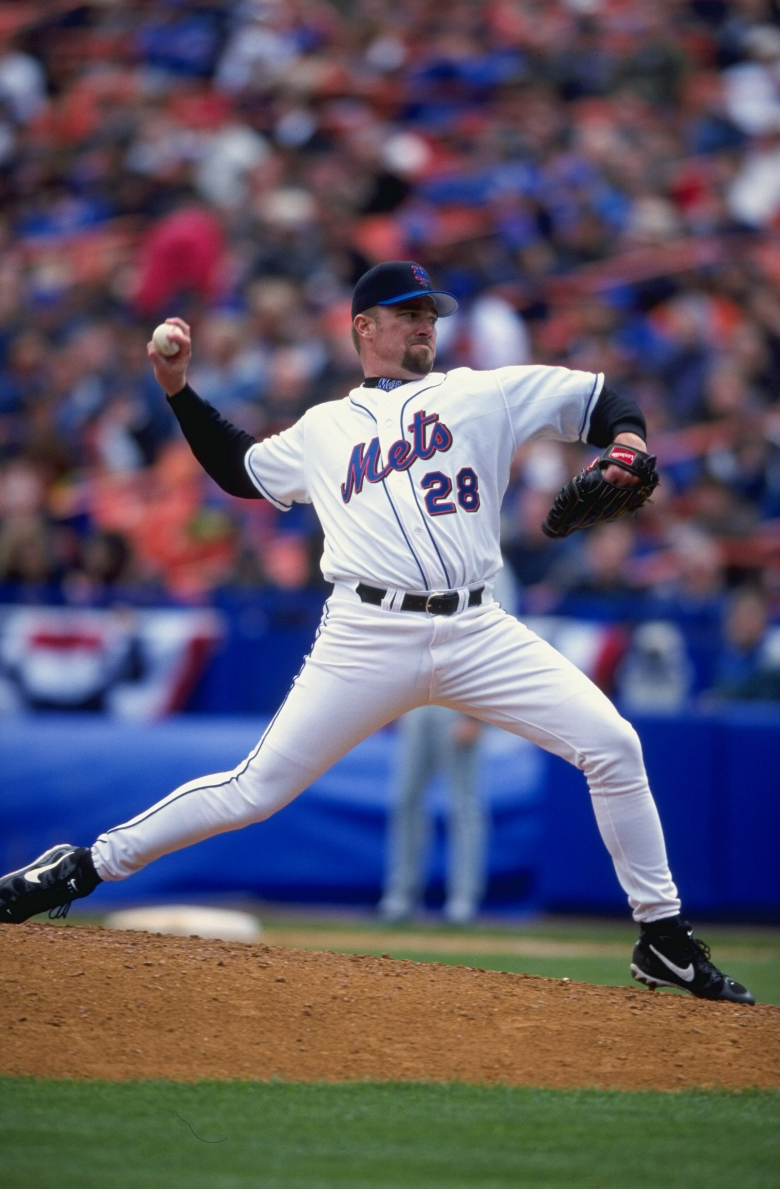 12 Apr 1999:  Pitcher Bobby Jones #28 of the New York Mets ready to pitch the ball during the game against the Florida Marlins at the Shea Stadium in Flushing Meadows, New York. The Mets defeated the Marlins 8-1. Mandatory Credit: Ezra O. Shaw  /Allsport