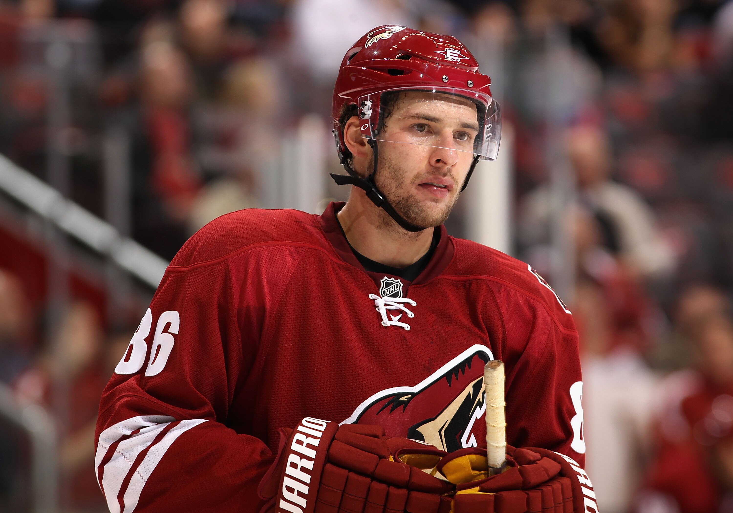 GLENDALE, AZ - MARCH 04:  Wojtek Wolski #86 of the Phoenix Coyotes awaits a face off during the NHL game against the Colorado Avalanche at Jobing.com Arena on March 4, 2010 in Glendale, Arizona.  The Coyotes defeated the Avalanche 3-1. (Photo by Christian