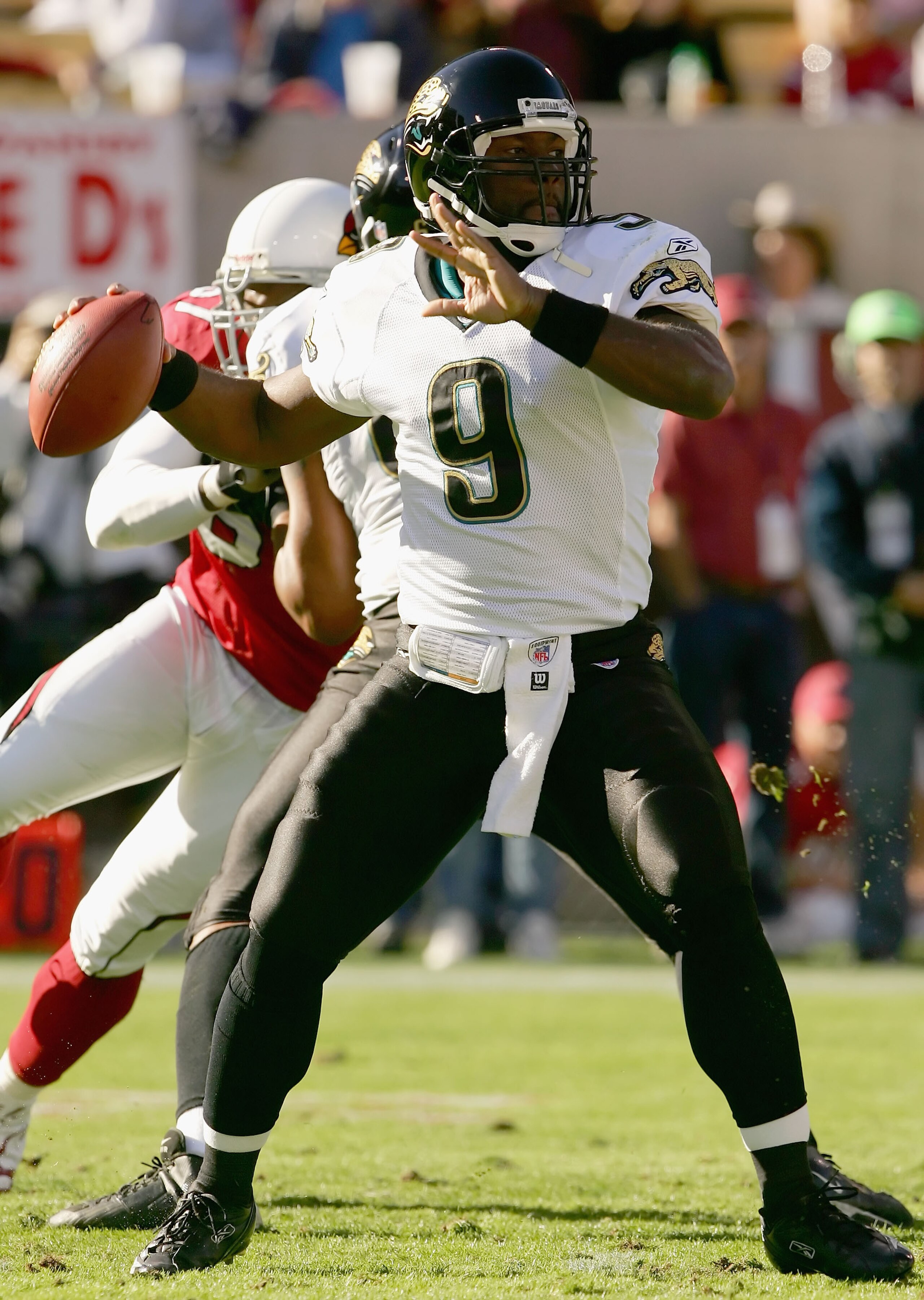 PHOENIX, AZ - NOVEMBER 27:  Quarterback David Garrad #9 of the Jacksonville Jaguars looks to pass against the Arizona Cardinals on November 27, 2005 at Sun Devil Stadium in Phoenix, Arizona.  (Photo by Lisa Blumenfeld/Getty Images)