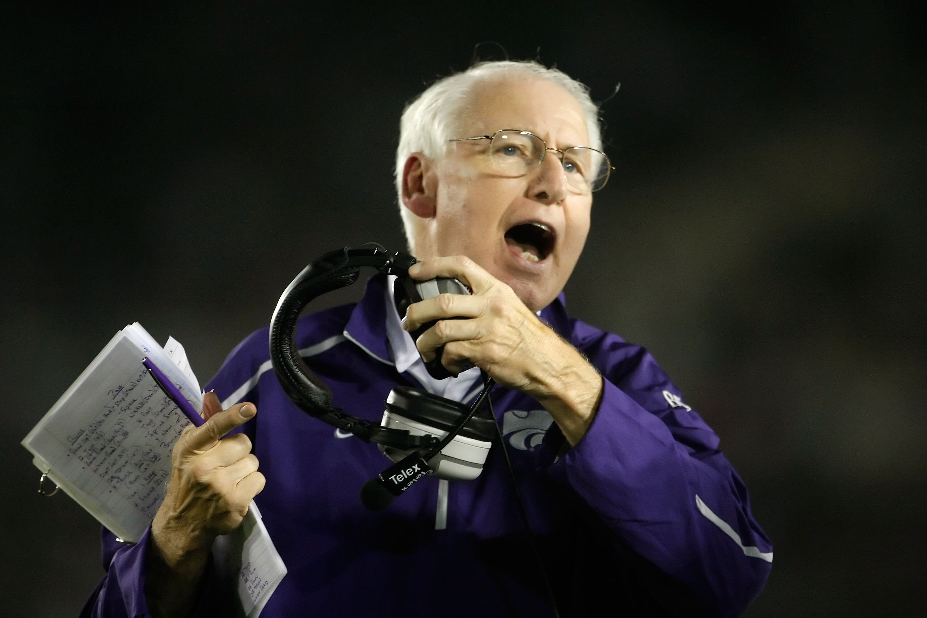 PASADENA, CA - SEPTEMBER 19:  Kansas State Wildcats head coach Bill Snyder yells towards the bench during the first half against the UCLA Bruins at the Rose Bowl on September 19, 2009 in Pasadena, California. UCLA defeated Kansas State 23-9.  (Photo by Je