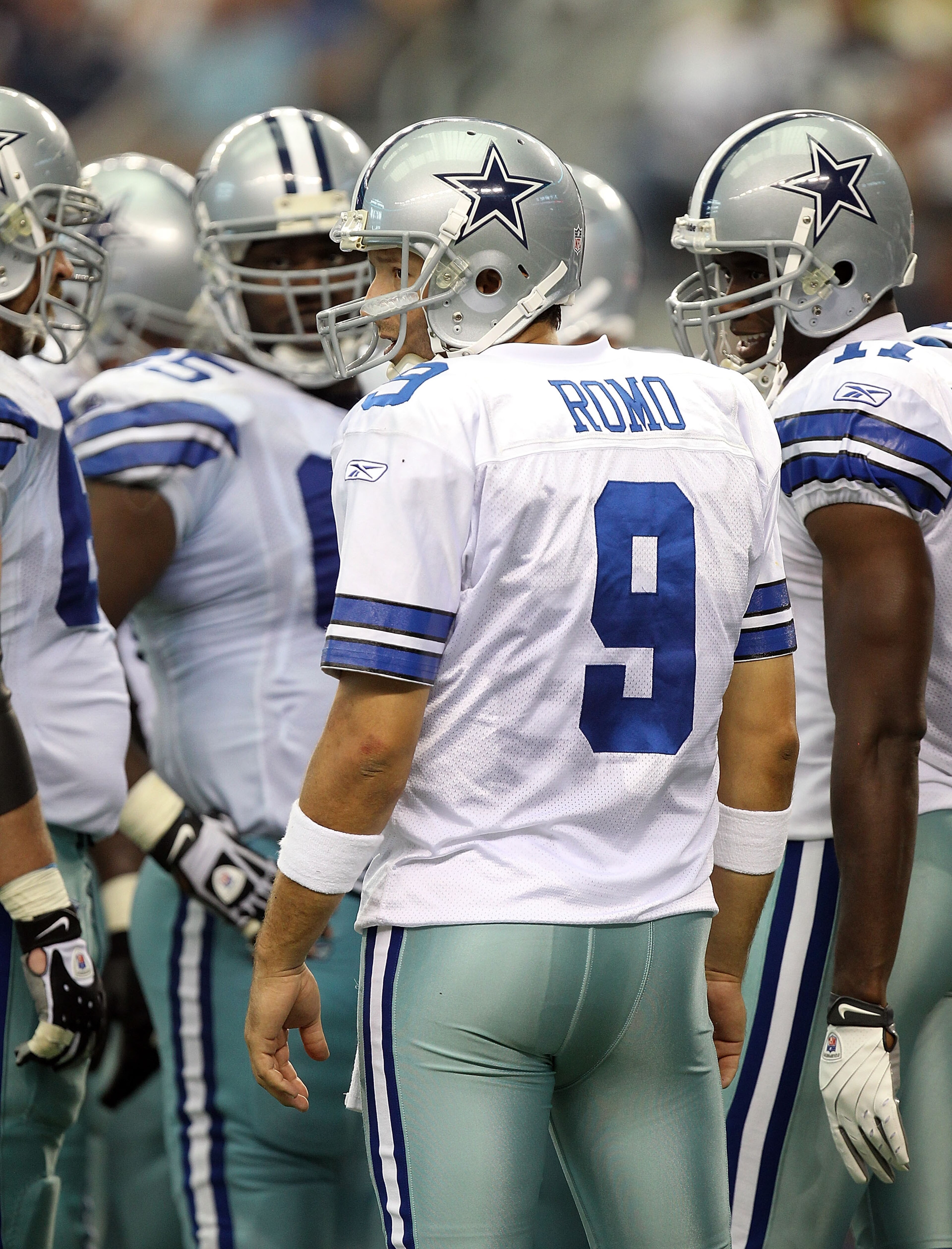 ARLINGTON, TX - SEPTEMBER 19:  Quarterback Tony Romo #9 of the Dallas Cowboys at Cowboys Stadium on September 19, 2010 in Arlington, Texas.  (Photo by Ronald Martinez/Getty Images)