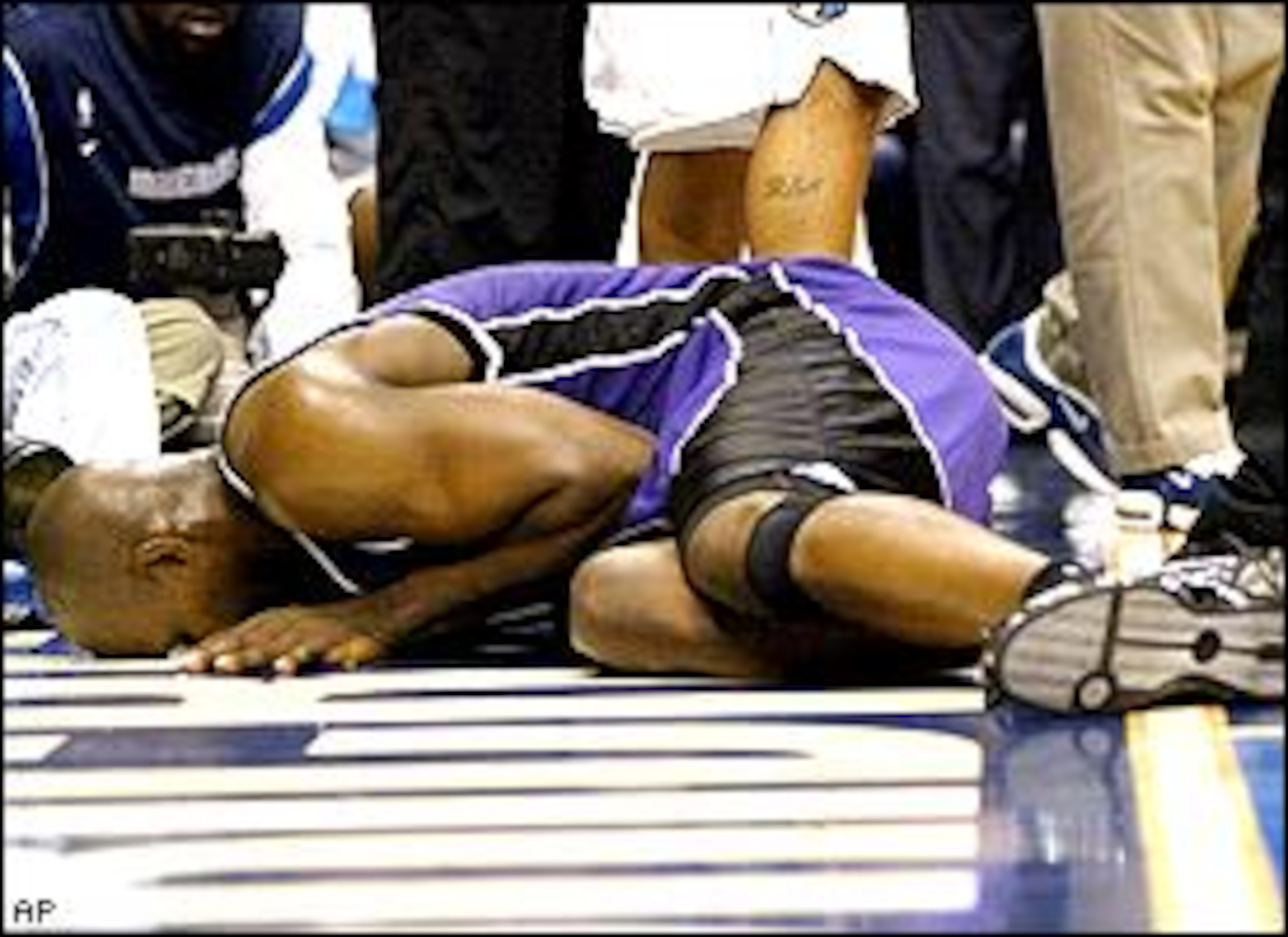 Webber after injuring his knee in Dallas