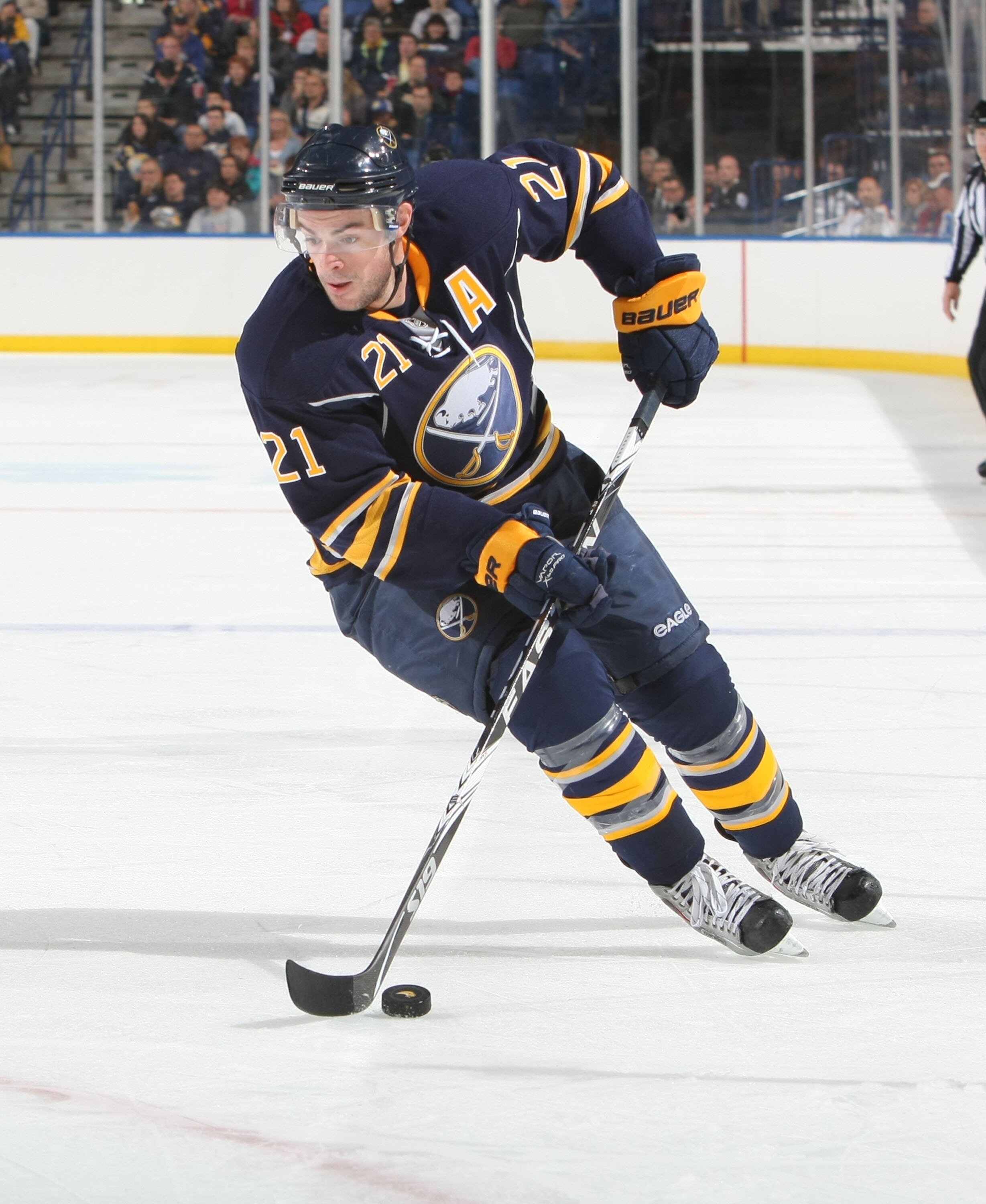 BUFFALO - OCTOBER 3:  Drew Stafford #21 of the Buffalo Sabres skates against the Philadelphia Flyers during their NHL game at HSBC Arena October 3, 2010 in Buffalo, New York. The Sabres won 9-3. (Photo By Dave Sandford/Getty Images)