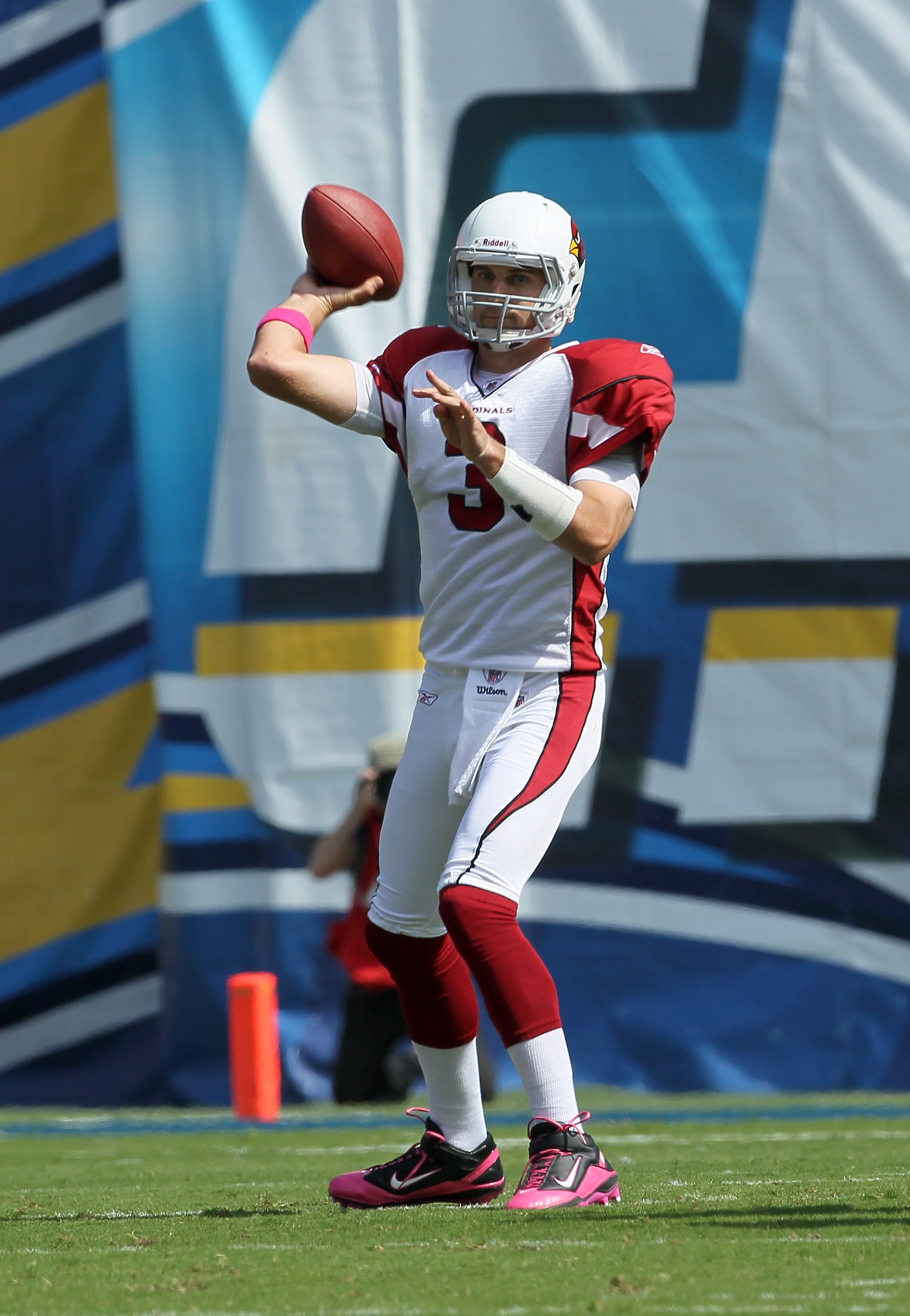 SAN DIEGO - OCTOBER 03:  Quarterback Derek Anderson #3 of the Arizona Cardinals throws a pass against the San Diego Chargers at Qualcomm Stadium on October 3, 2010 in San Diego, California.  The Chargers won 41-10.  (Photo by Stephen Dunn/Getty Images)
