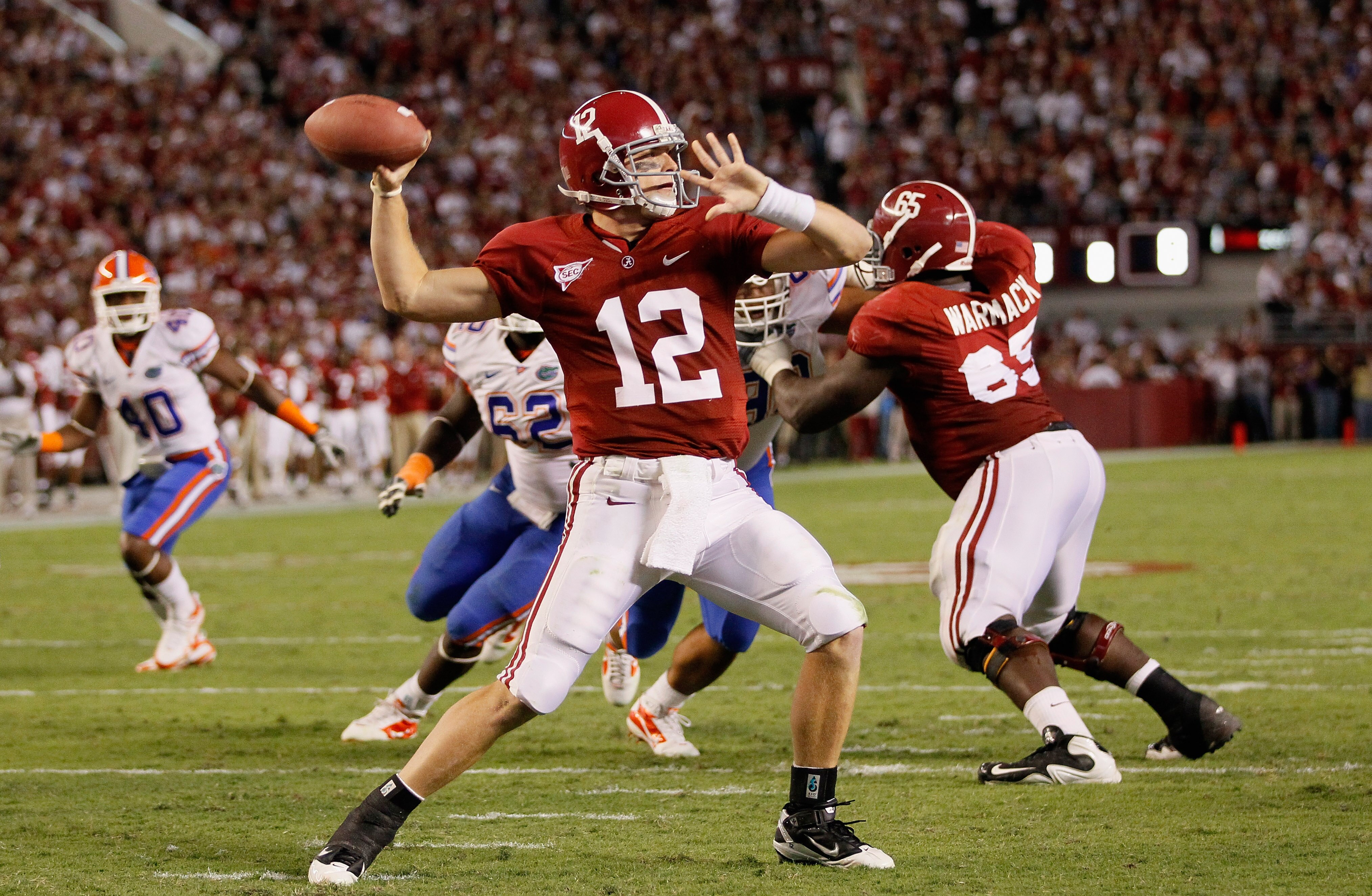 TUSCALOOSA, AL - OCTOBER 02:  Quarterback Greg McElroy #12 of the Alabama Crimson Tide looks to pass against the Florida Gators at Bryant-Denny Stadium on October 2, 2010 in Tuscaloosa, Alabama.  (Photo by Kevin C. Cox/Getty Images)