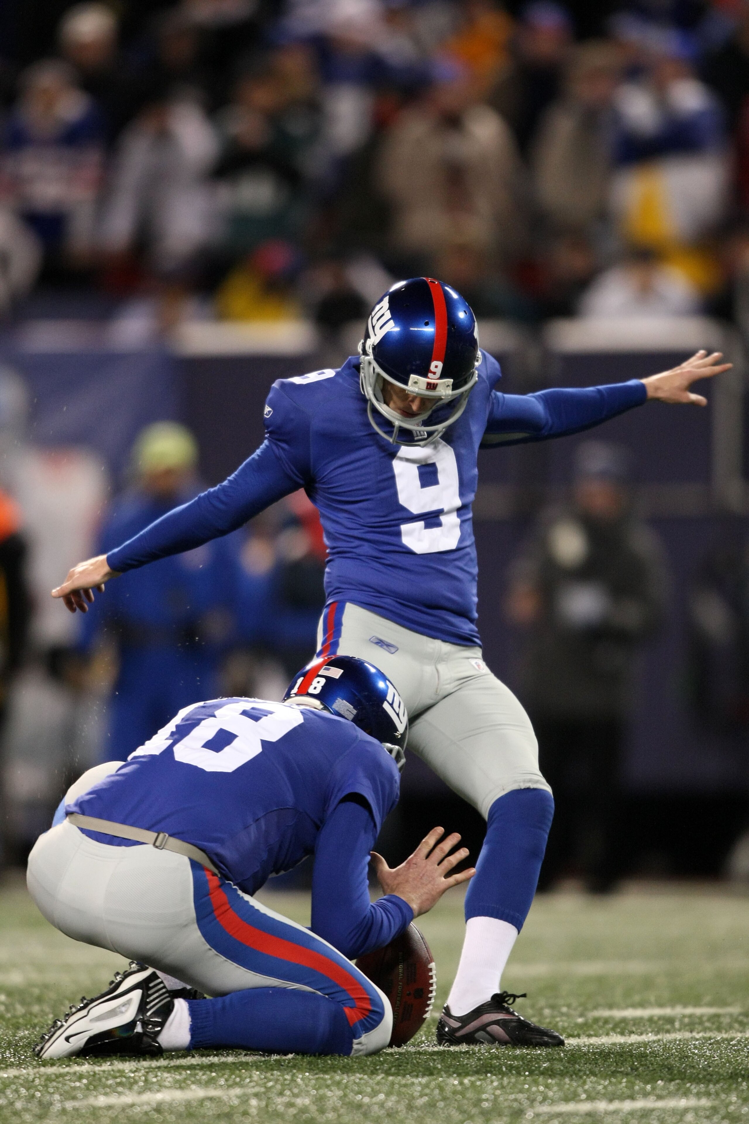 EAST RUTHERFORD, NJ - DECEMBER 13: Lawrence Tynes #9 of the New York Giants kicks the ball against the Philadelphia Eagles at Giants Stadium on December 13, 2009 in East Rutherford, New Jersey. (Photo by Nick Laham/Getty Images) EAST RUTHERFORD, NJ - DECEMBER 13: Lawrence Tynes #9 of the New York Giants kicks the ball against the Philadelphia Eagles at Giants Stadium on December 13, 2009 in East Rutherford, New Jersey. (Photo by Nick Laham/Getty Images)