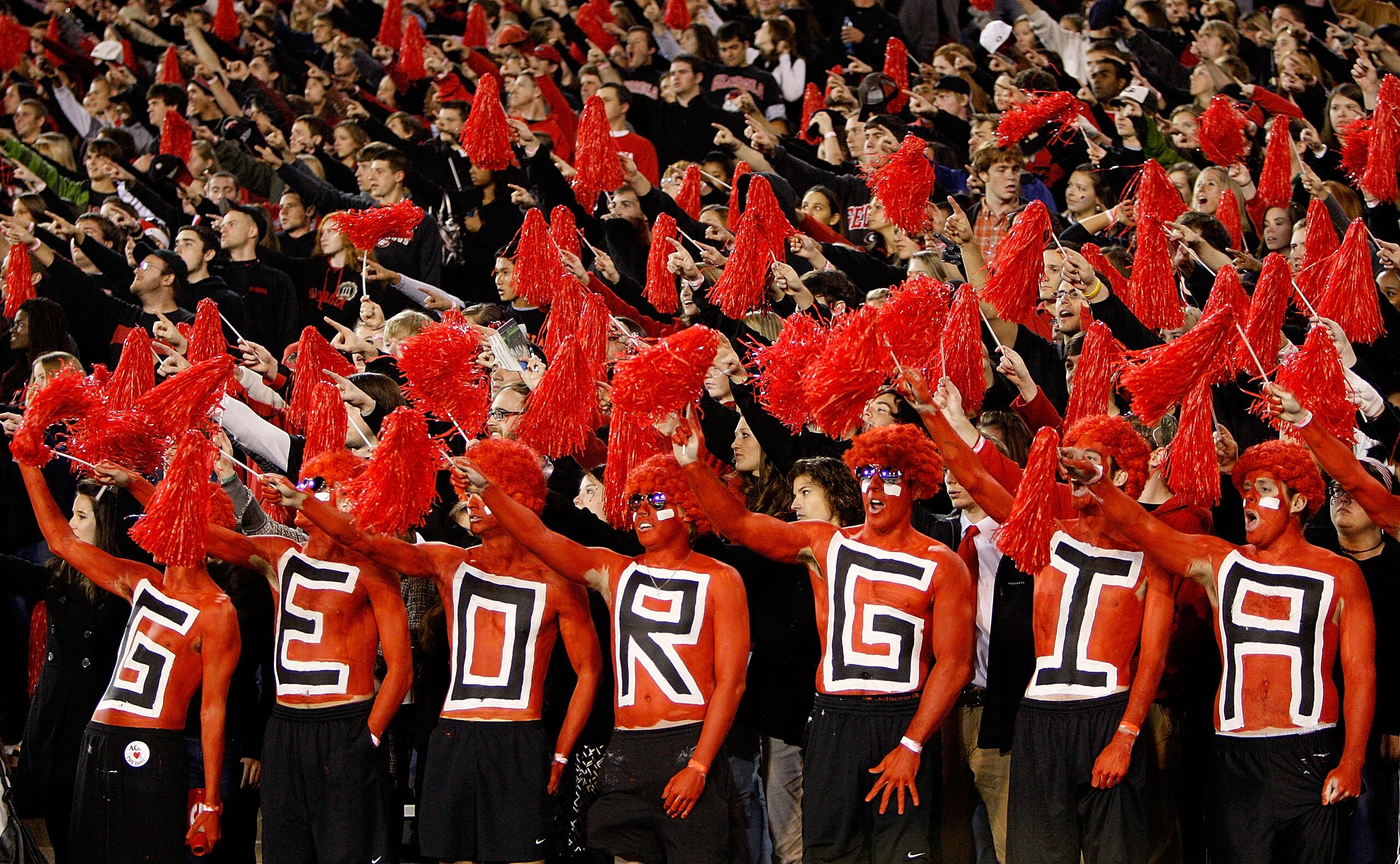 ATHENS, GA - NOVEMBER 21:  Fans of the Georgia Bulldogs cheer before the game agaisnt the Kentucky Wildcats at Sanford Stadium on November 21, 2009 in Athens, Georgia.  (Photo by Kevin C. Cox/Getty Images)