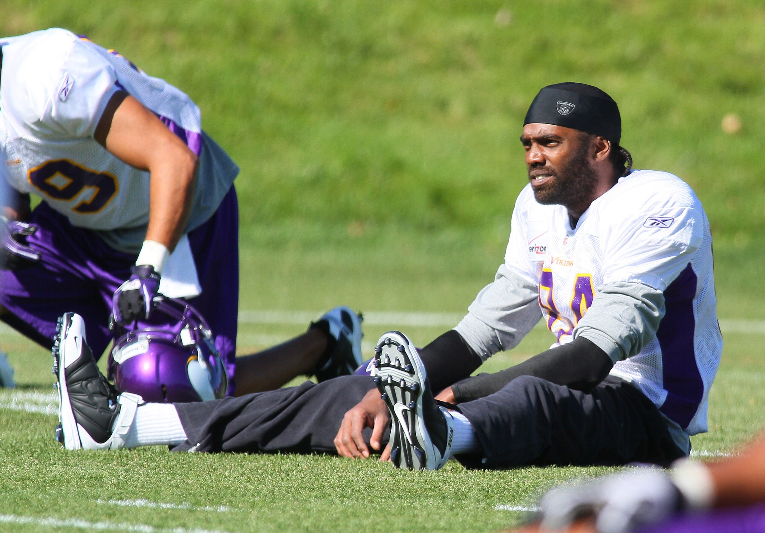 EDEN PRAIRIE, MN - OCTOBER 7:  Wide receiver Randy Moss #84 of the Minnesota Vikings takes his first practice after re-joining the Vikings at Winter Park on October 7, 2010 in Eden Prairie, Minnesota.  (Photo by Adam Bettcher/Getty Images)