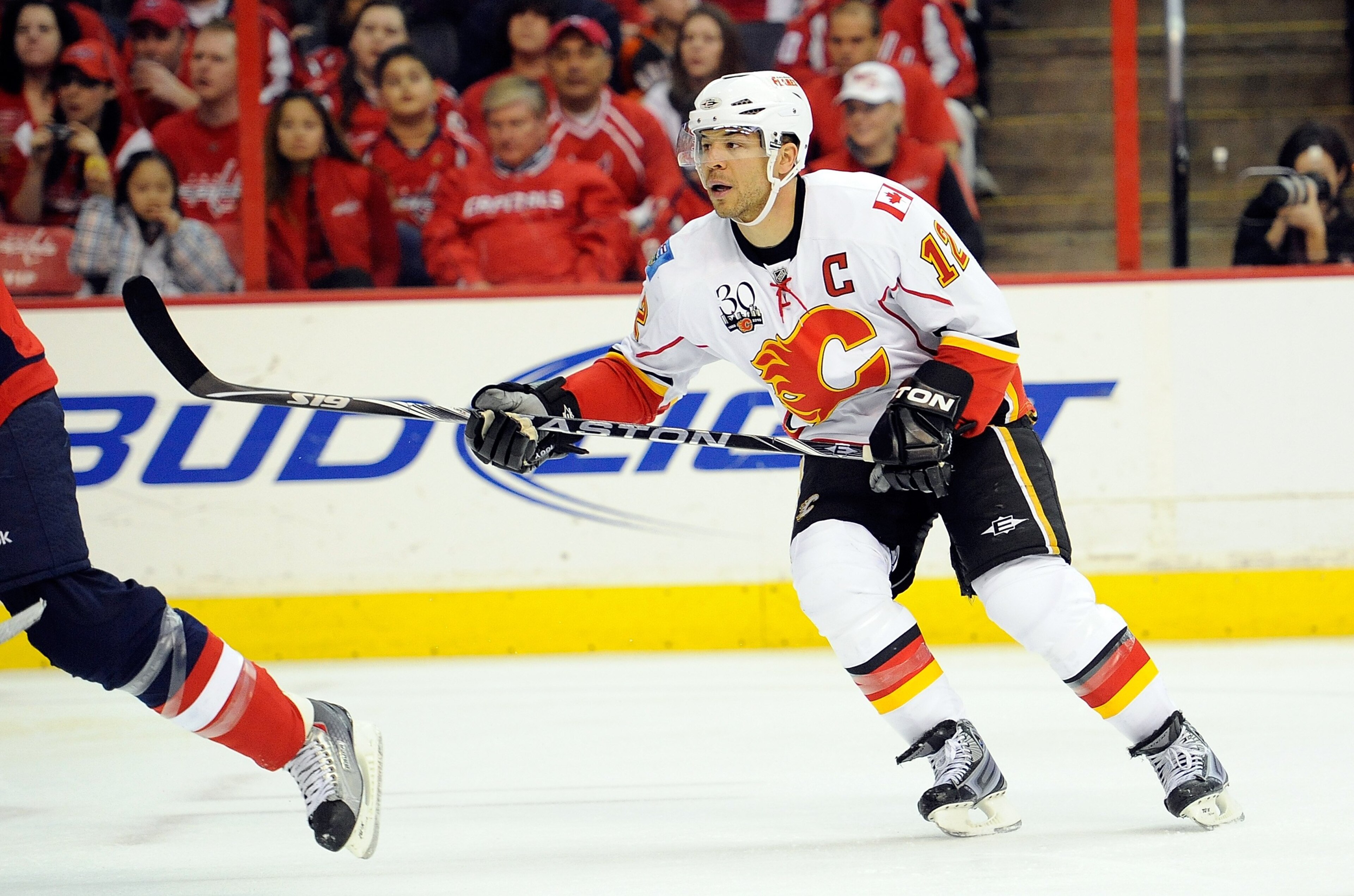 WASHINGTON - MARCH 28:  Jarome Iginla #12 of the Calgary Flames skates down the ice against the Washington Capitals at the Verizon Center on March 28, 2010 in Washington, DC.  (Photo by Greg Fiume/Getty Images)