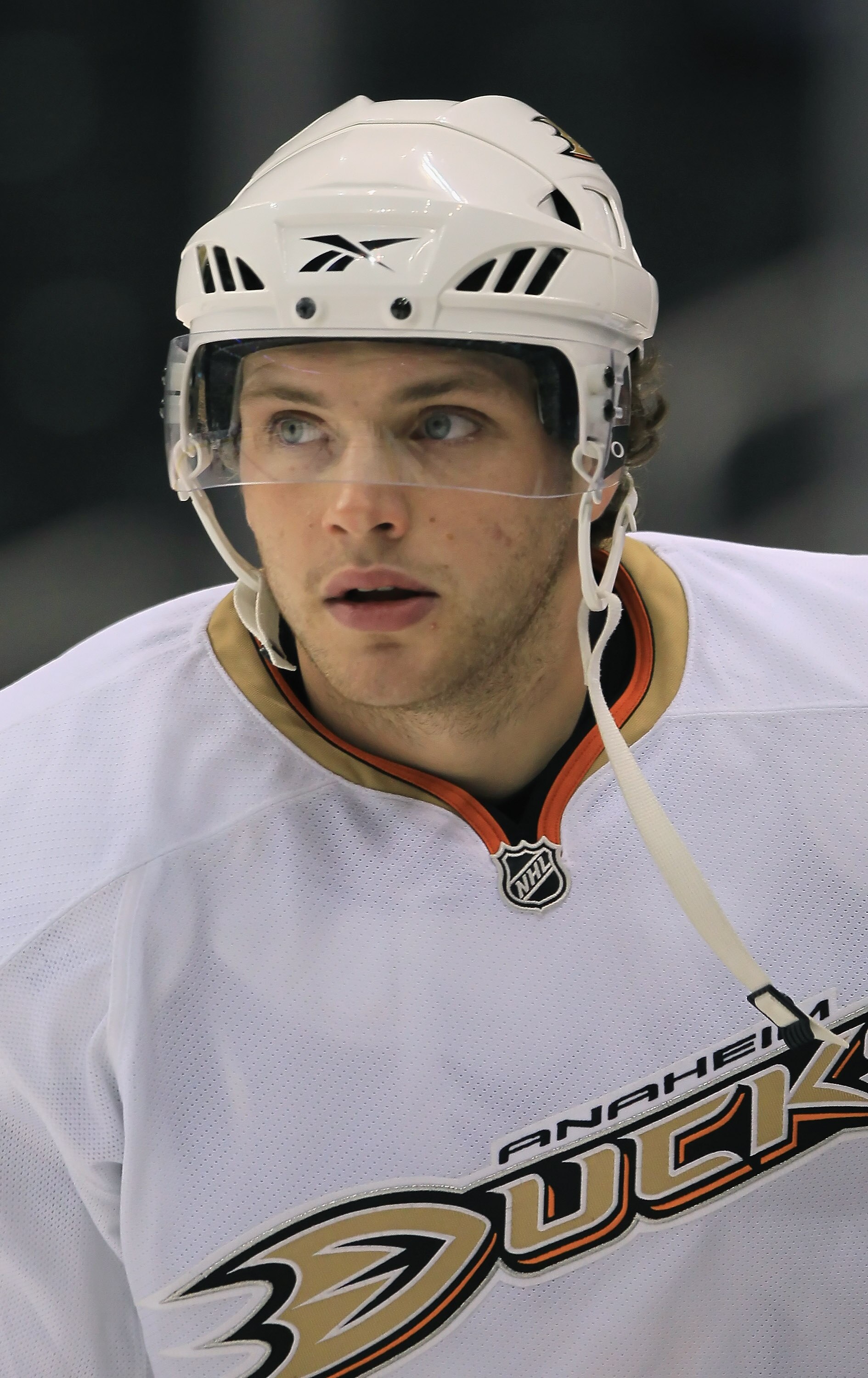 LOS ANGELES, CA - SEPTEMBER 28:  Bobby Ryan #9 of the Anaheim Ducks skates prior to the start of the game against the Los Angeles Kings at Staples Center on September 28, 2010 in Los Angeles, California.  (Photo by Jeff Gross/Getty Images)
