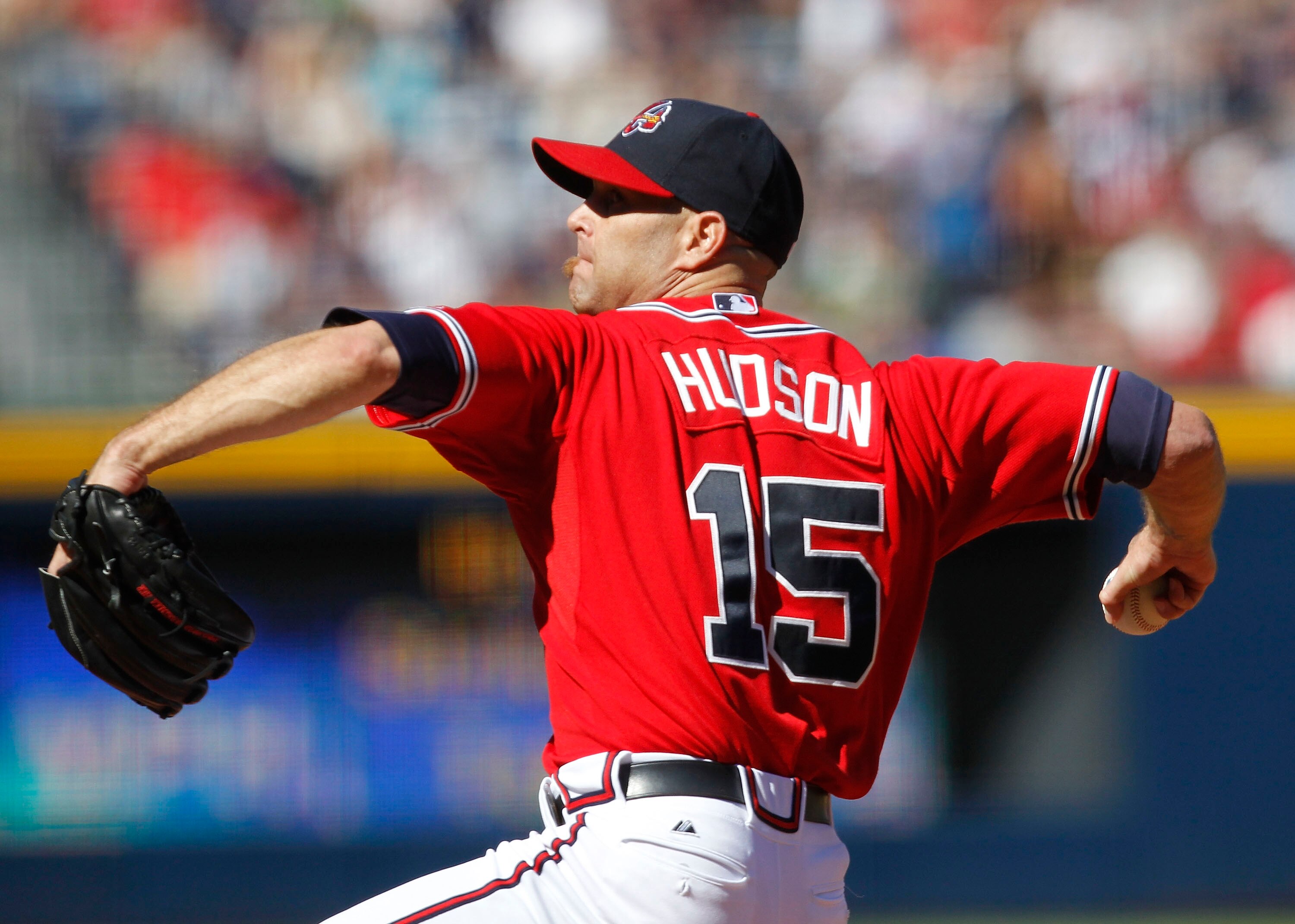 ATLANTA - OCTOBER 03:  Pitcher Tim Hudson #15 of the Atlanta Braves throws a pitch during the game against the Philadelphia Phillies at Turner Field on October 3, 2010 in Atlanta, Georgia.  The Braves beat the Phillies 8-7.  (Photo by Mike Zarrilli/Getty