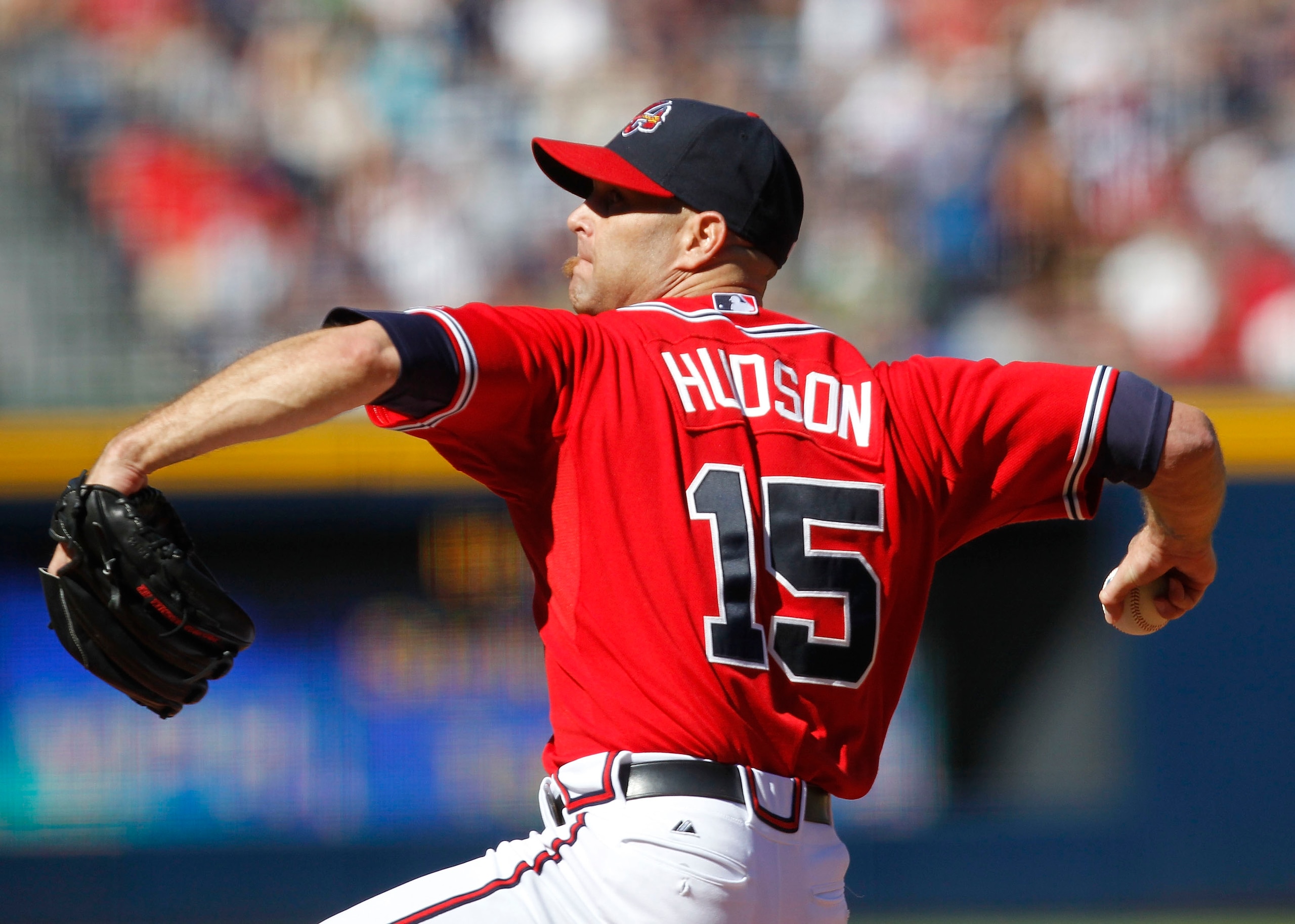 ATLANTA - OCTOBER 03:  Pitcher Tim Hudson #15 of the Atlanta Braves throws a pitch during the game against the Philadelphia Phillies at Turner Field on October 3, 2010 in Atlanta, Georgia.  The Braves beat the Phillies 8-7.  (Photo by Mike Zarrilli/Getty