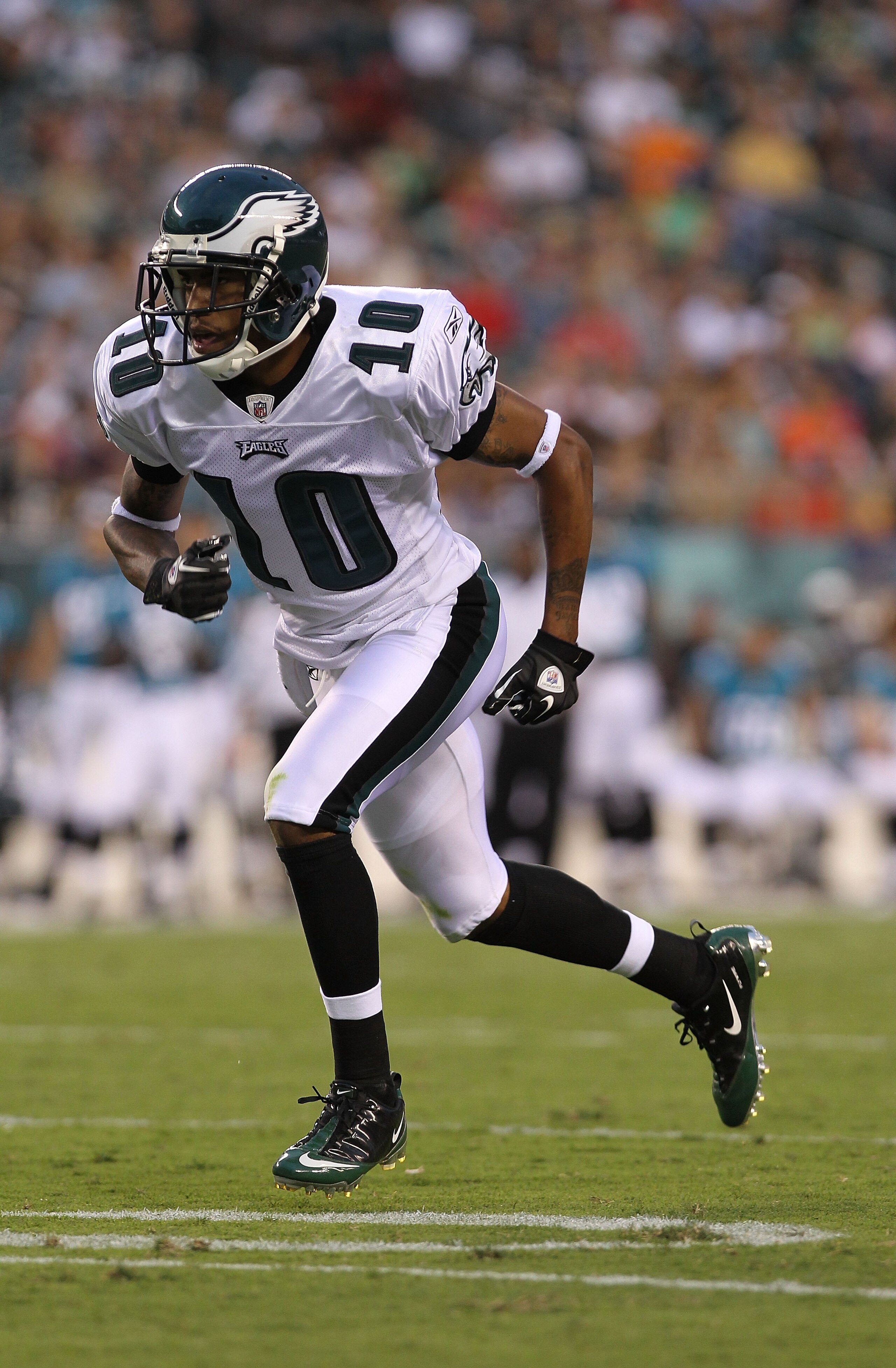 PHILADELPHIA - AUGUST 13:  DeSean Jackson #10 of the Philadelphia Eagles against the Jacksonville Jaguars during their preseason game at Lincoln Financial Field on August 13, 2010 in Philadelphia, Pennsylvania.  (Photo by Nick Laham/Getty Images)