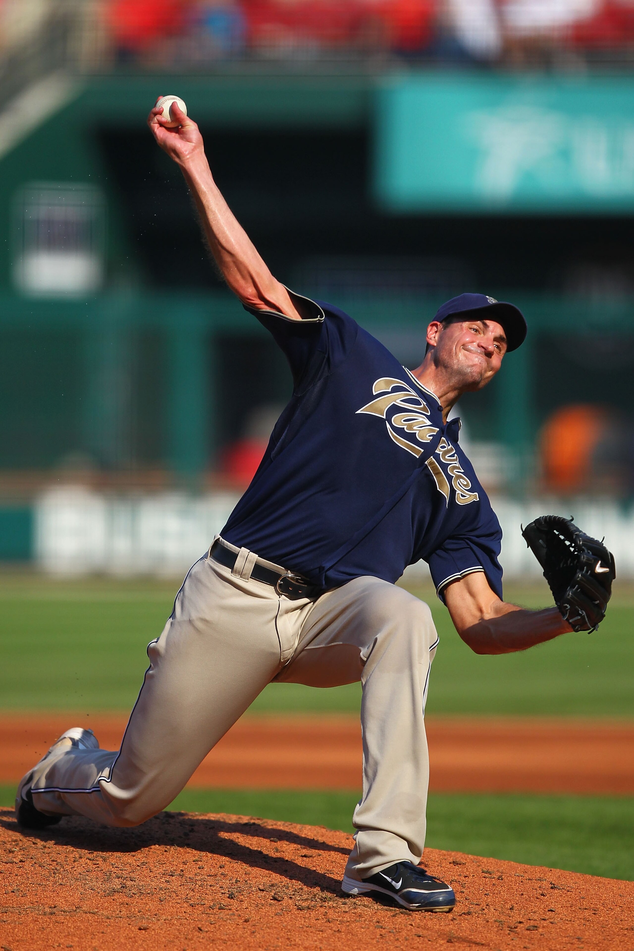 ST. LOUIS - SEPTEMBER 18: Starter Chris Young #32 of the San Diego Padres pitches against the St. Louis Cardinals at Busch Stadium on September 18, 2010 in St. Louis, Missouri.  The Padres beat the Cardinals 8-4.  (Photo by Dilip Vishwanat/Getty Images)