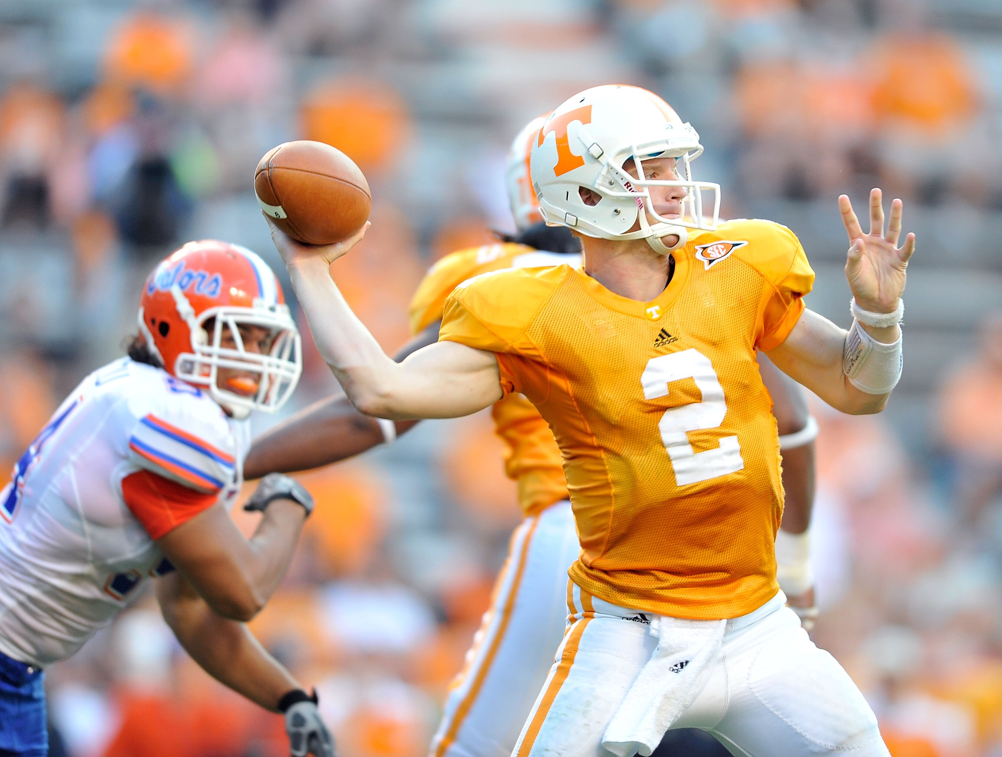 KNOXVILLE, TN - SEPTEMBER 18:  Quarterback Matt Simms #2 of the Tennessee Volunteers drops back to pass against the Florida Gators  at Neyland Stadium on September 18, 2010 in Knoxville, Tennessee. Florida won 31-17.  (Photo by Grant Halverson/Getty Image