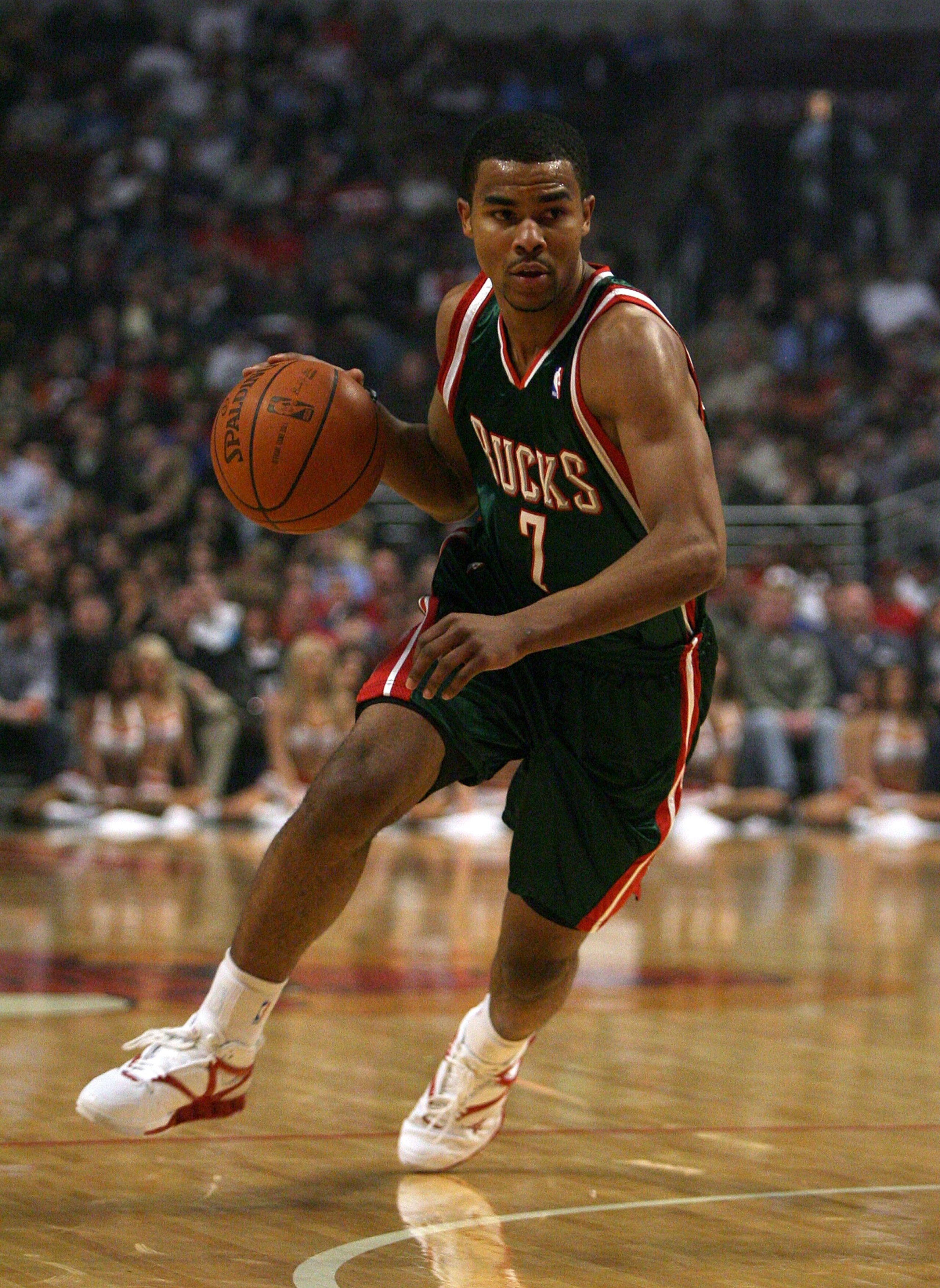 CHICAGO - MARCH 06:  Ramon Sessions #7 of the Milwaukee Bucks drives against the Chicago Bulls at the United Center on March 6, 2009 in Chicago, Illinois.  NOTE TO USER: User expressly acknowledges and agreees that, by downloading and/or using this Photog