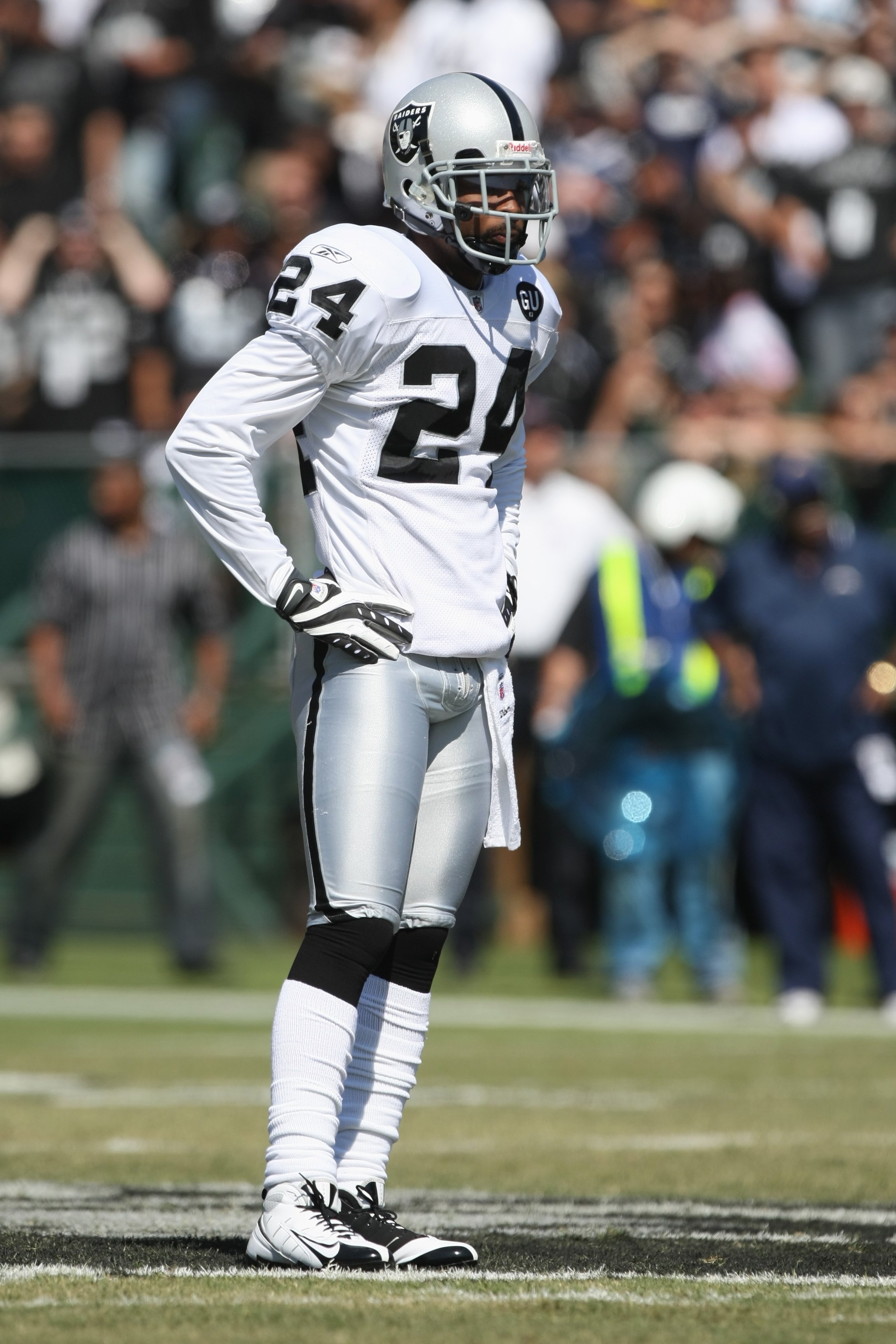 OAKLAND, CA - SEPTEMBER 28:  Michael Huff #24 of the Oakland Raiders looks on during the game against the San Diego Chargers on September 28, 2008 at Oakland Coliseum in Oakland, California. (Photo by Jed Jacobsohn/Getty Images)
