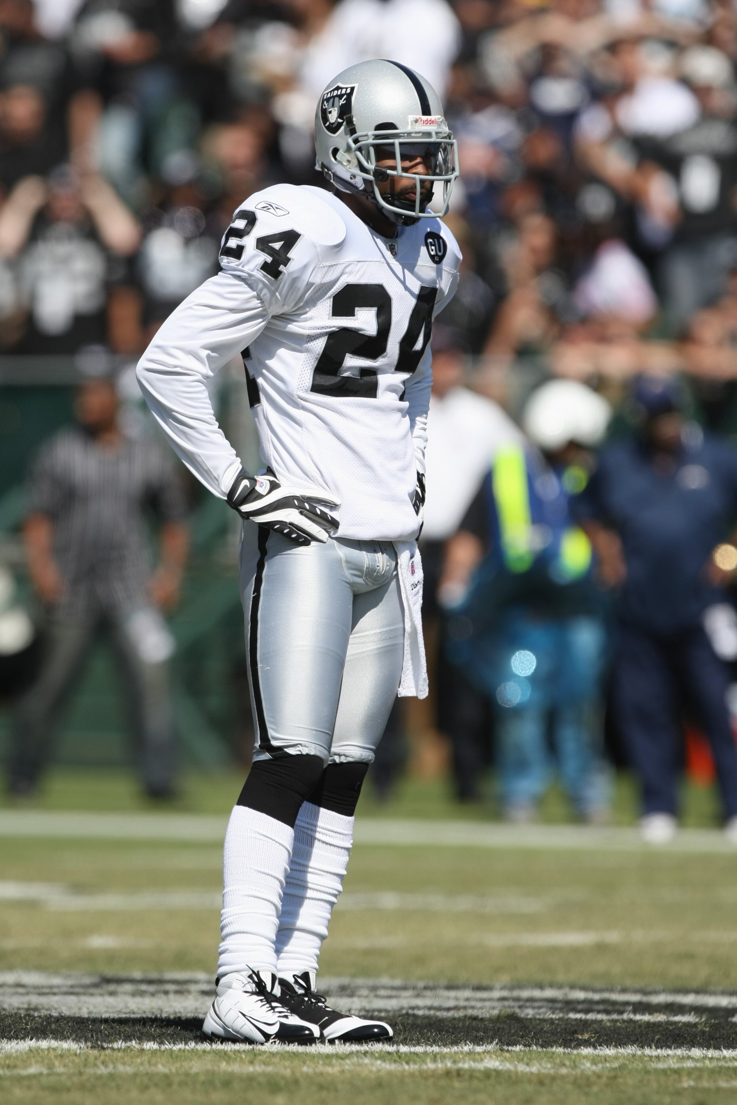 OAKLAND, CA - SEPTEMBER 28:  Michael Huff #24 of the Oakland Raiders looks on during the game against the San Diego Chargers on September 28, 2008 at Oakland Coliseum in Oakland, California. (Photo by Jed Jacobsohn/Getty Images)
