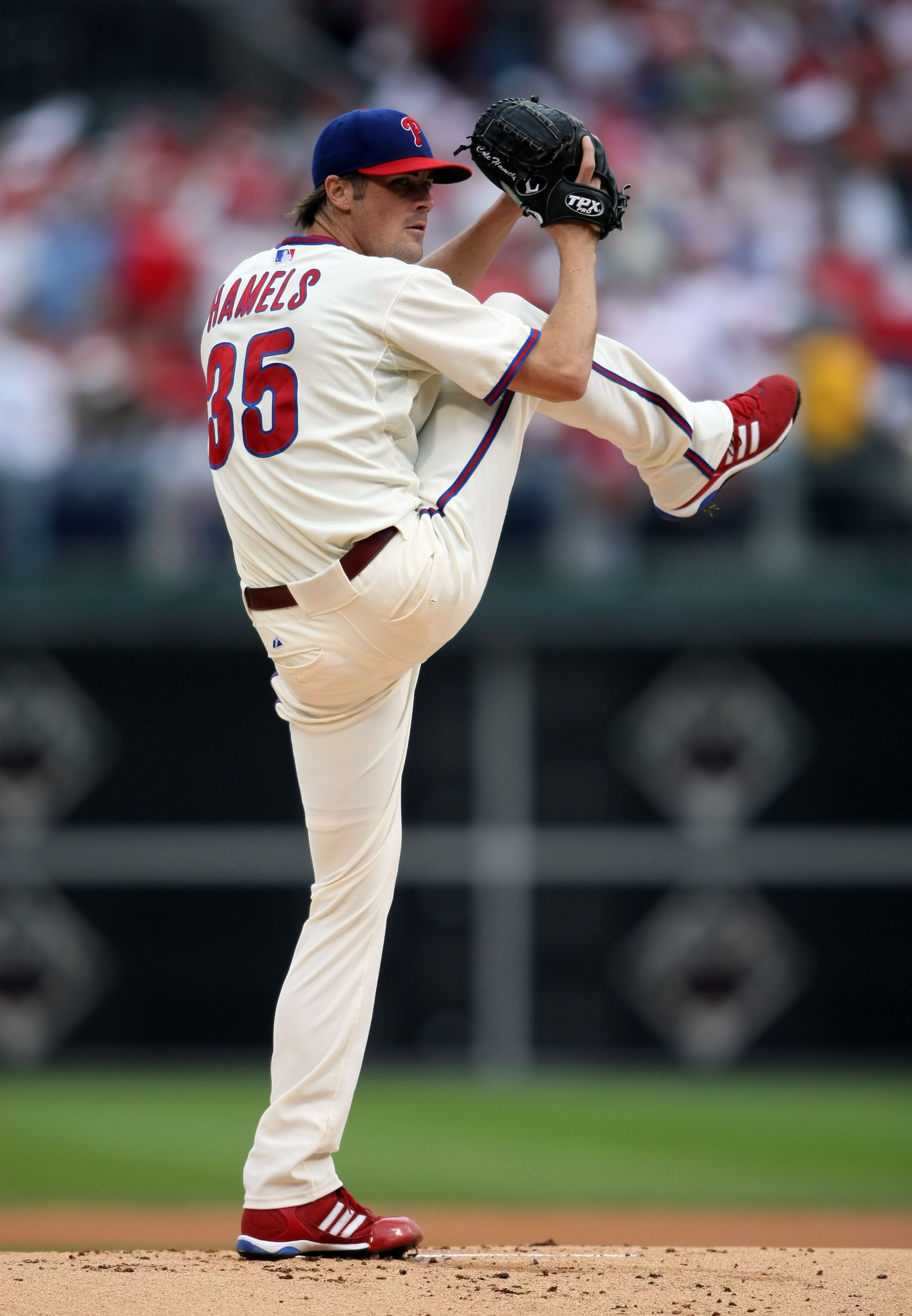 PHILADELPHIA - OCTOBER 01:  Cole Hamels #35 of the Philadelphia Phillies pitches against the Milwaukee Brewers during Game 1 of the NLDS Playoffs at Citizens Bank Ballpark on October 1, 2008 in Philadelphia, Pennsylvania.  (Photo by Nick Laham/Getty Image