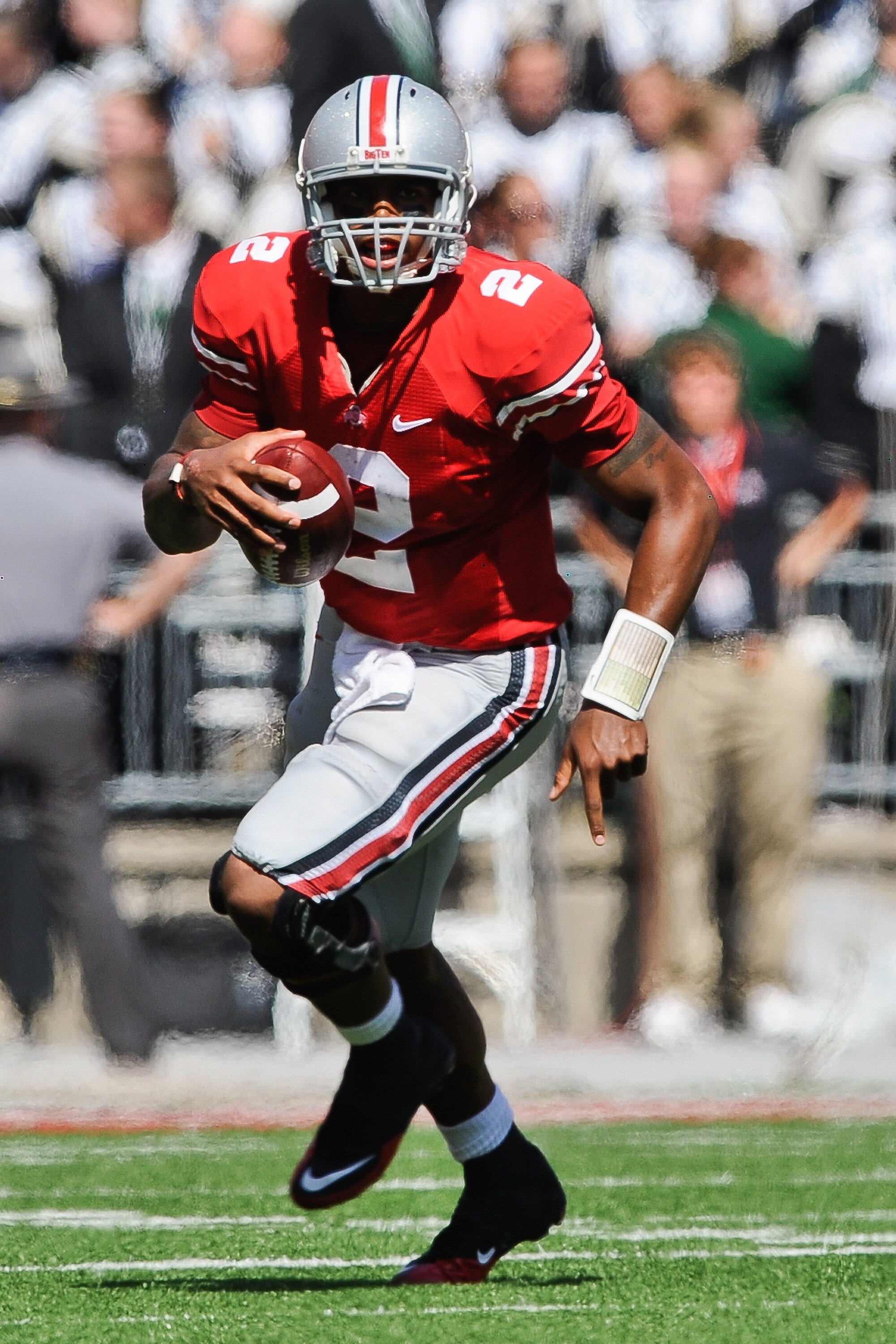 COLUMBUS, OH - SEPTEMBER 18:  Terrelle Pryor #2 of the Ohio State Buckeyes runs with the ball against the Ohio Bobcats at Ohio Stadium on September 18, 2010 in Columbus, Ohio.  (Photo by Jamie Sabau/Getty Images)