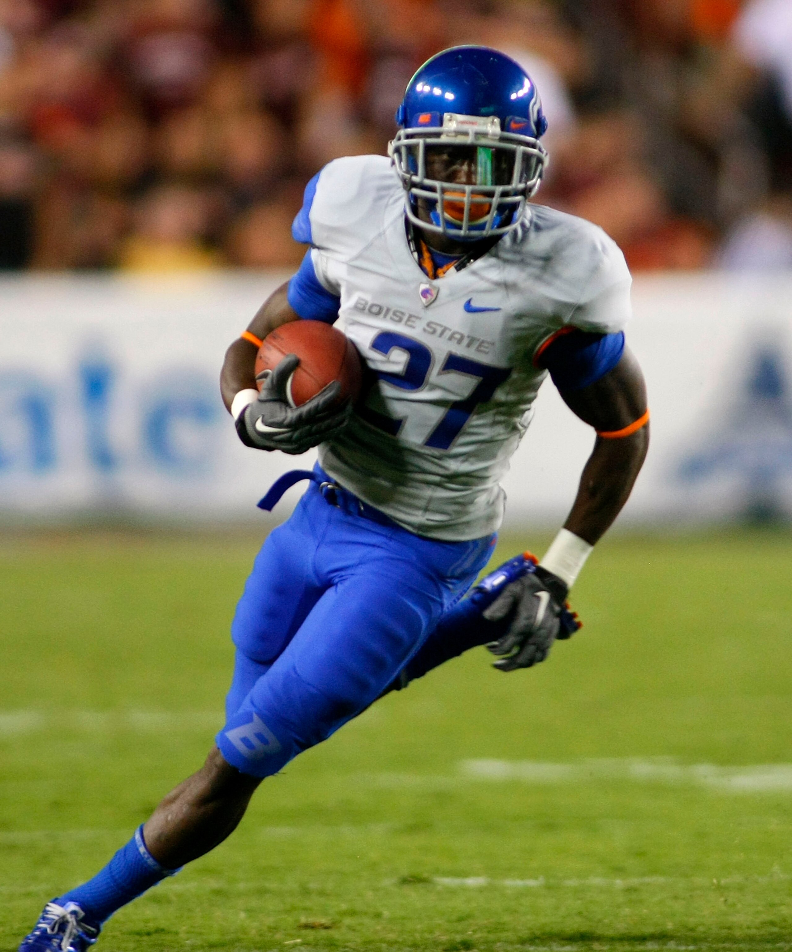 LANDOVER, MD - SEPTEMBER 06:  Running back Jeremy Avery #27 of the Boise State Broncos carries the ball against the Virginia Tech Hokies at FedExField on September 6, 2010 in Landover, Maryland.  (Photo by Geoff Burke/Getty Images)