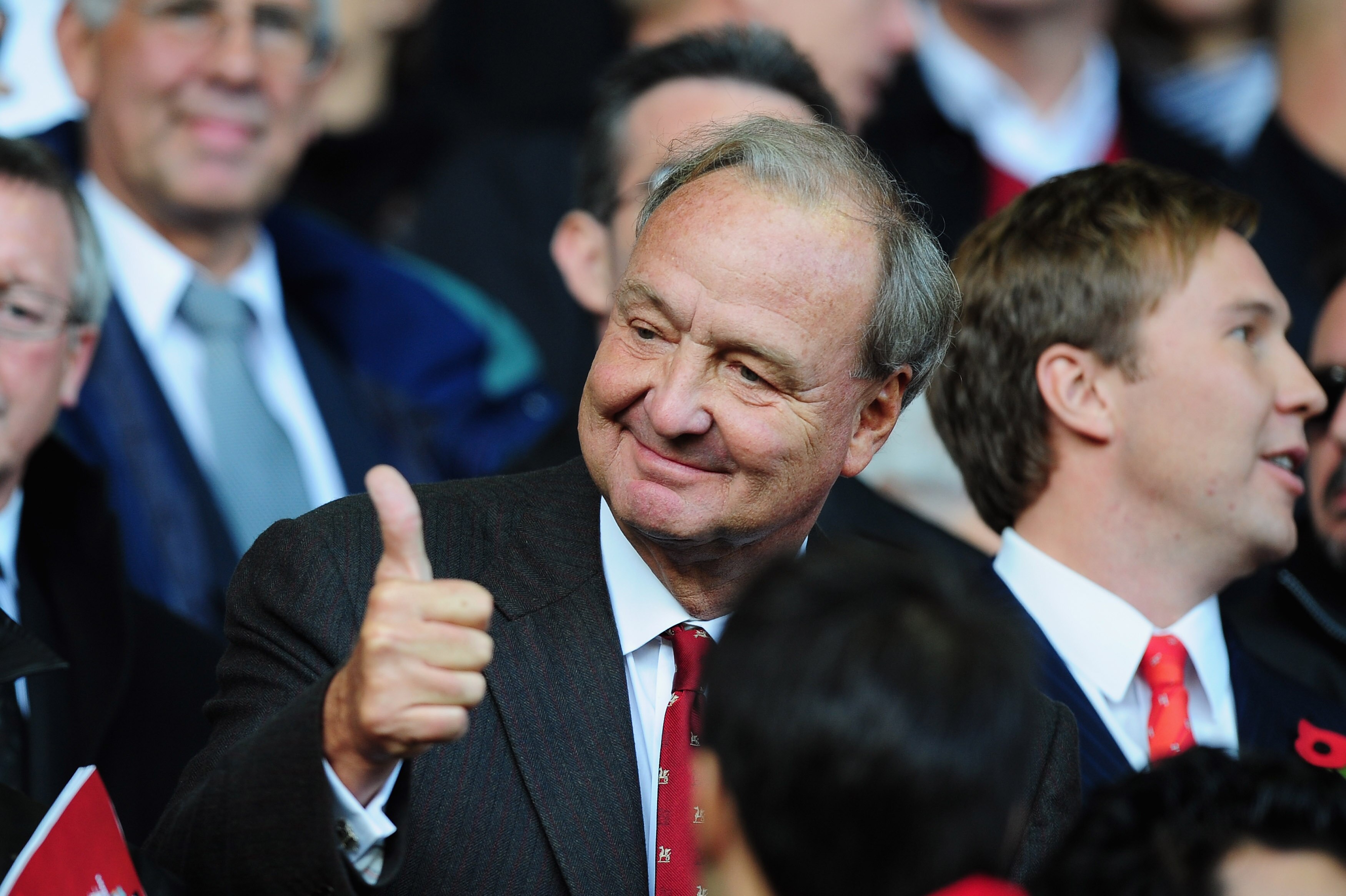 LIVERPOOL, ENGLAND - OCTOBER 25:  Liverpool Co-Owner Tom Hicks gives a thumbs up prior to the Barclays Premier League match between Liverpool and Manchester United at Anfield on October 25, 2009 in Liverpool, England.  (Photo by Clive Mason/Getty Images)
