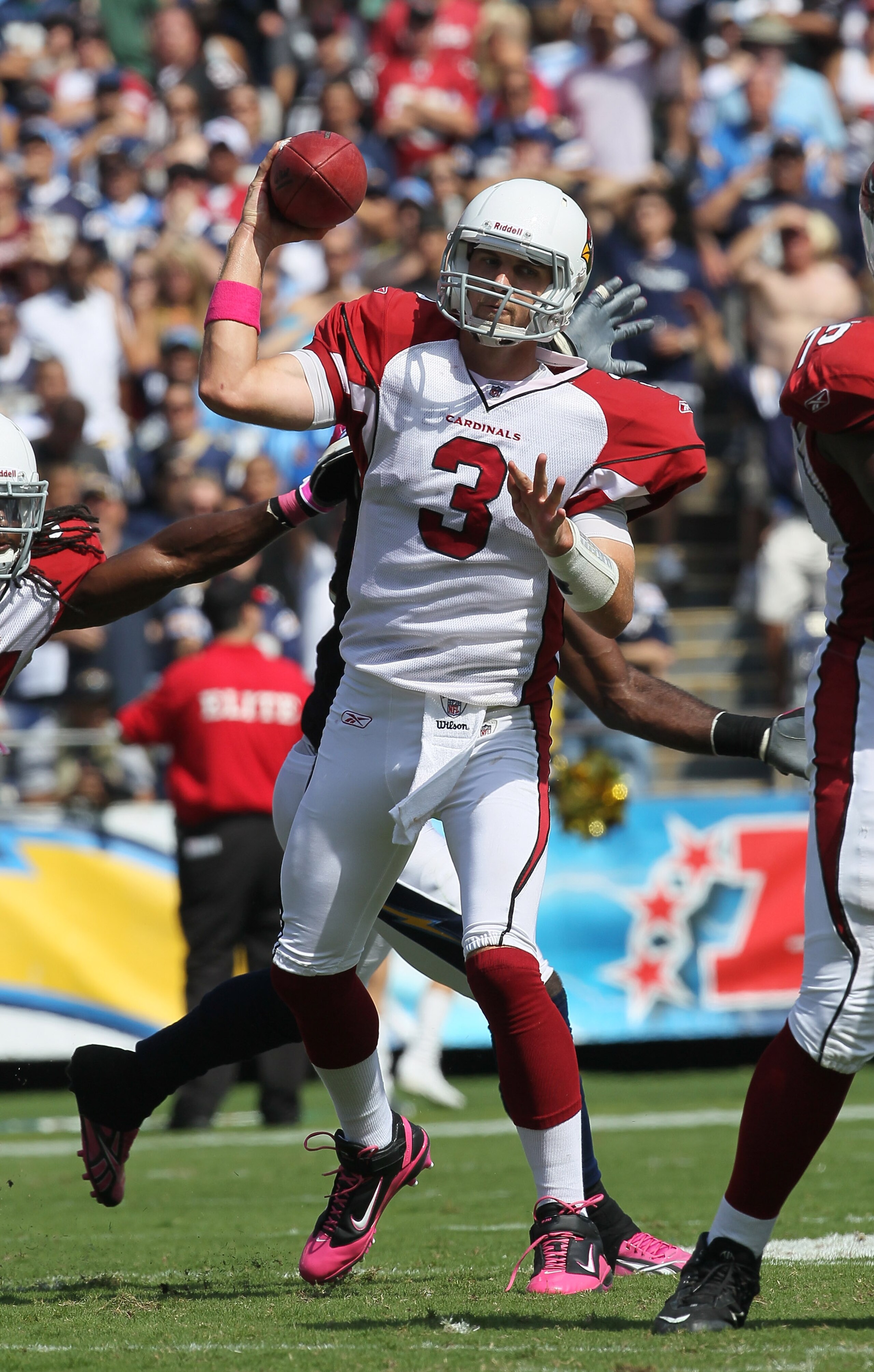 SAN DIEGO - OCTOBER 03:  Quarterback Derek Anderson #3 of the Arizona Cardinals sets to throw a pass against the San Diego Chargers at Qualcomm Stadium on October 3, 2010 in San Diego, California.  The Chargers won 41-10.  (Photo by Stephen Dunn/Getty Ima