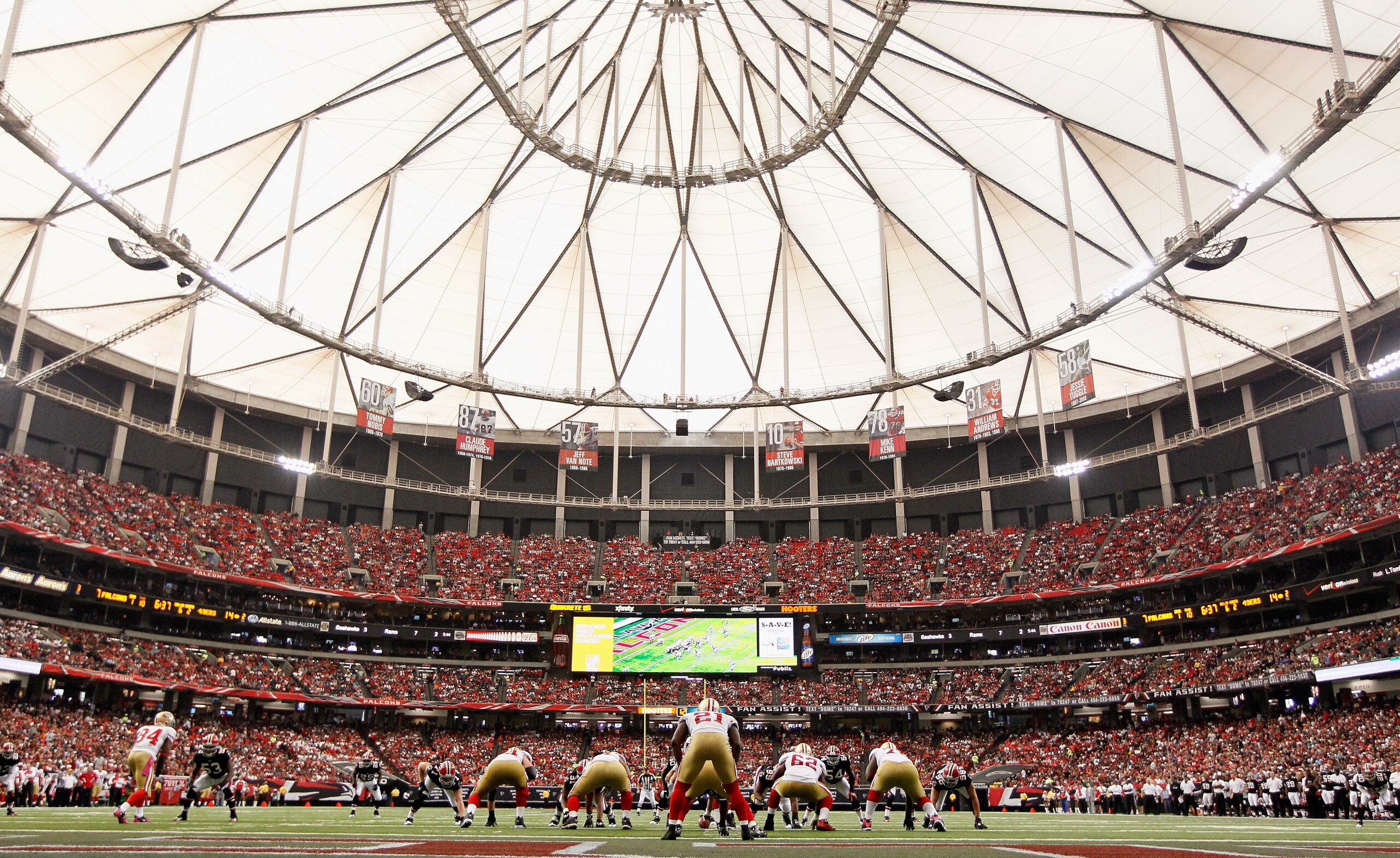 ATLANTA - OCTOBER 03:  The offense of the San Francisco 49ers lines up against the defense of the Atlanta Falcons at Georgia Dome on October 3, 2010 in Atlanta, Georgia.  (Photo by Kevin C. Cox/Getty Images)
