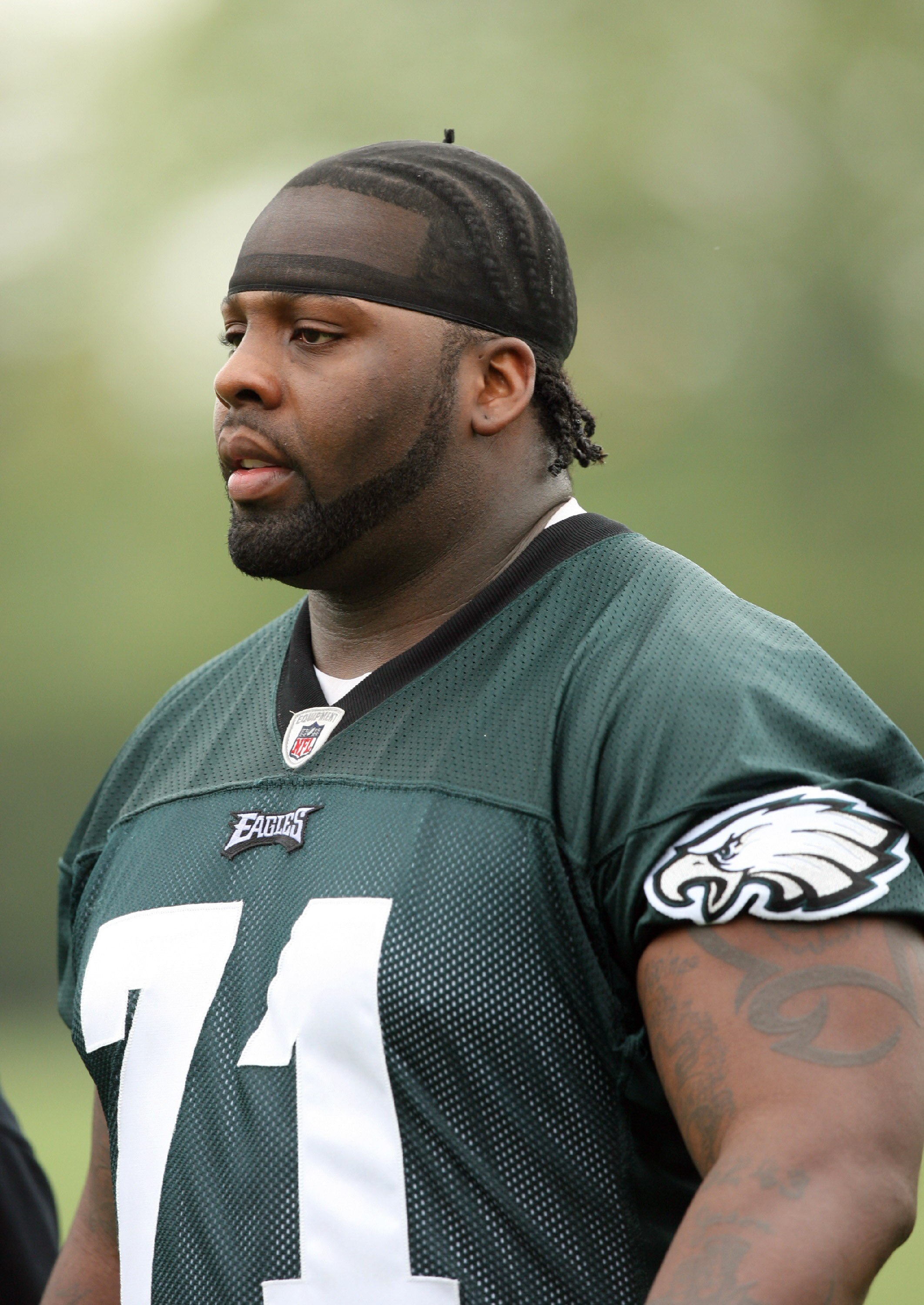 PHILADELPHIA - MAY 1: Offensive tackle Jason Peters #71 of the Philadelphia Eagles practices during minicamp at the NovaCare Complex on May 1, 2009 in Philadelphia, Pennsylvania. (Photo by Hunter Martin/Getty Images) PHILADELPHIA - MAY 1: Offensive tackle Jason Peters #71 of the Philadelphia Eagles practices during minicamp at the NovaCare Complex on May 1, 2009 in Philadelphia, Pennsylvania. (Photo by Hunter Martin/Getty Images)