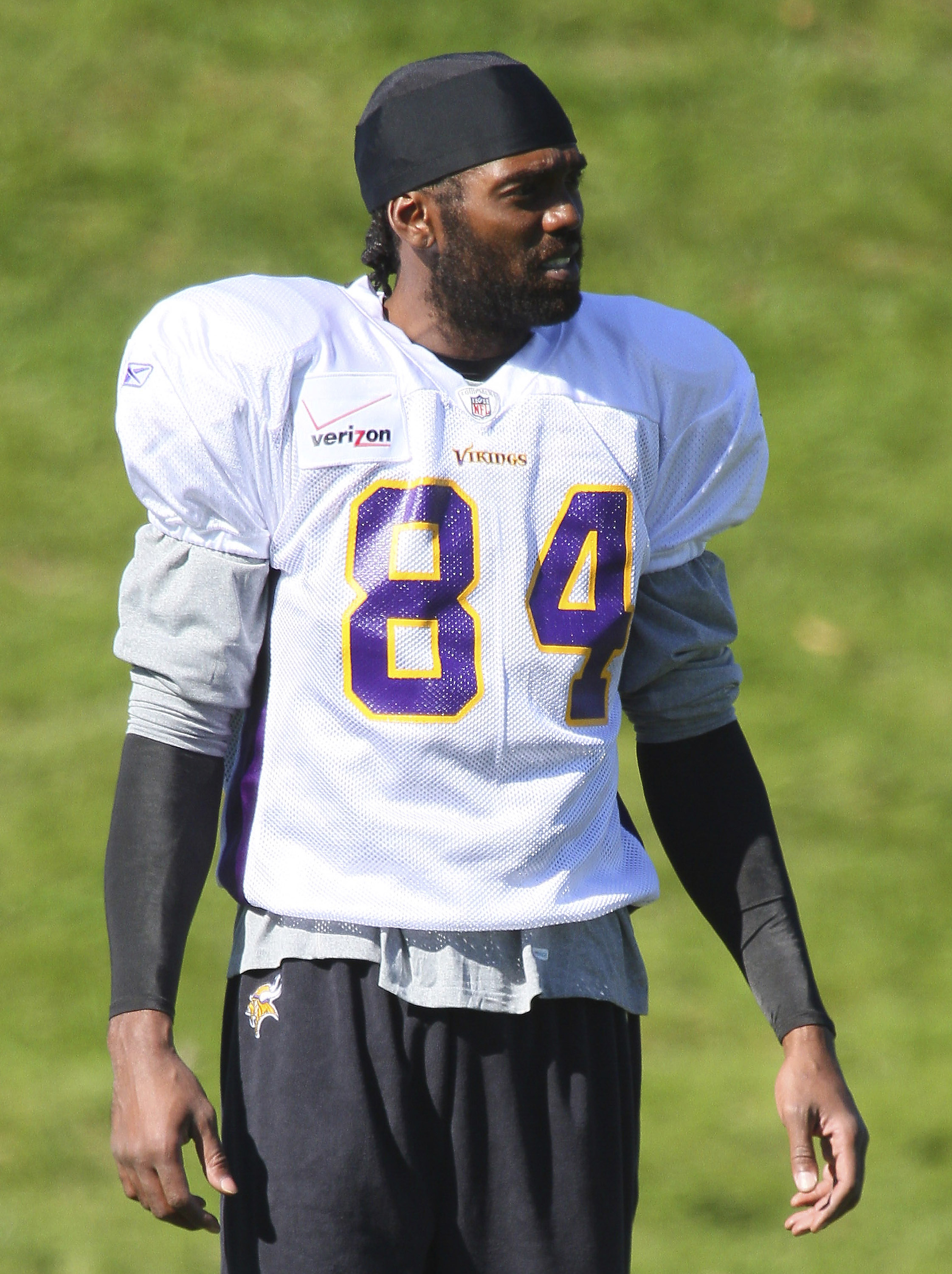 EDEN PRAIRIE, MN - OCTOBER 7:  Wide receiver Randy Moss #84 of the Minnesota Vikings takes his first practice after re-joining the Vikings at Winter Park on October 7, 2010 in Eden Prairie, Minnesota.  (Photo by Adam Bettcher/Getty Images)