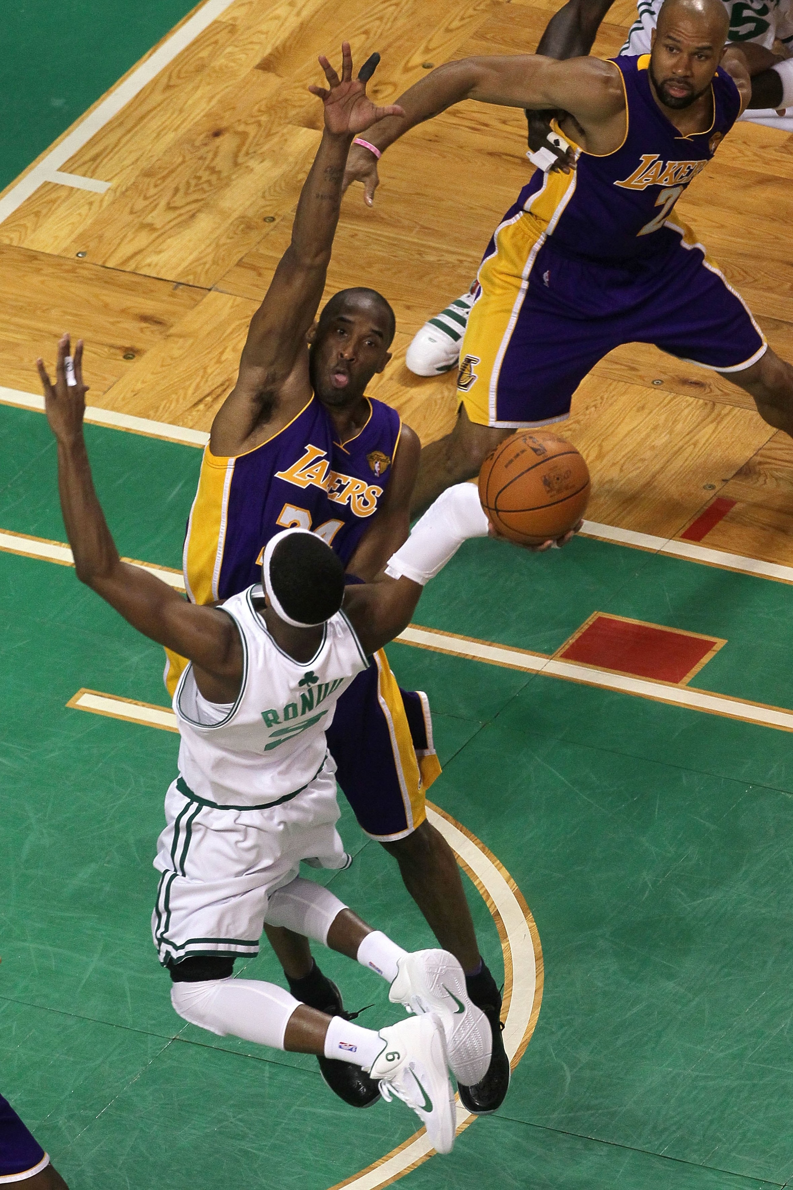 BOSTON - JUNE 10:  Kobe Bryant #24 of the Los Angeles Lakers defends Rajon Rondo #9 of the Boston Celtics during Game Four of the 2010 NBA Finals on June 10, 2010 at TD Garden in Boston, Massachusetts. NOTE TO USER: User expressly acknowledges and agrees