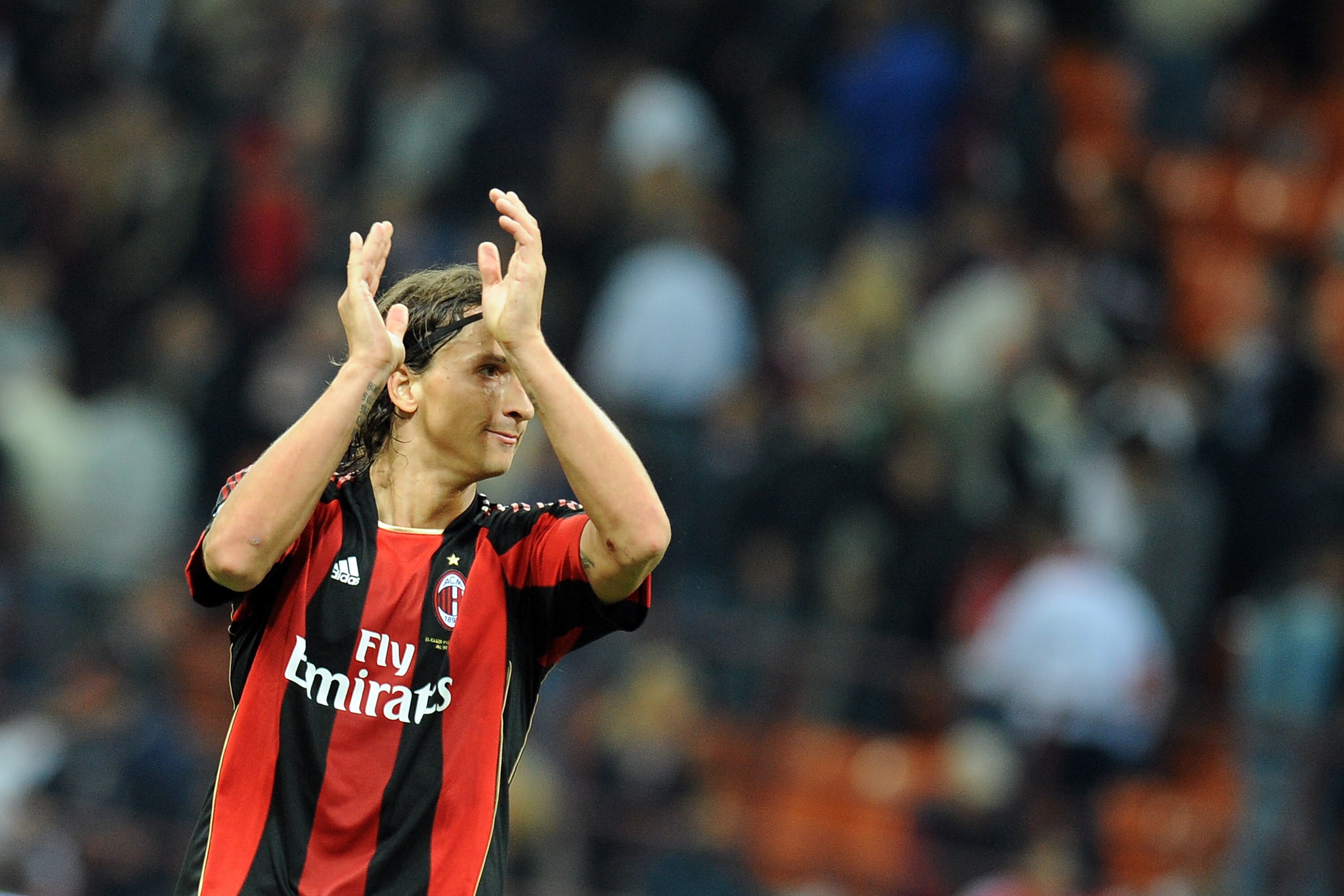 MILAN, ITALY - SEPTEMBER 26:  Zlatan Ibrahimovic of Milan applauds supporters after winning the Serie A match between AC Milan and Genoa CFC at Stadio Giuseppe Meazza on September 26, 2010 in Milan, Italy.  (Photo by Tullio M. Puglia/Getty Images)