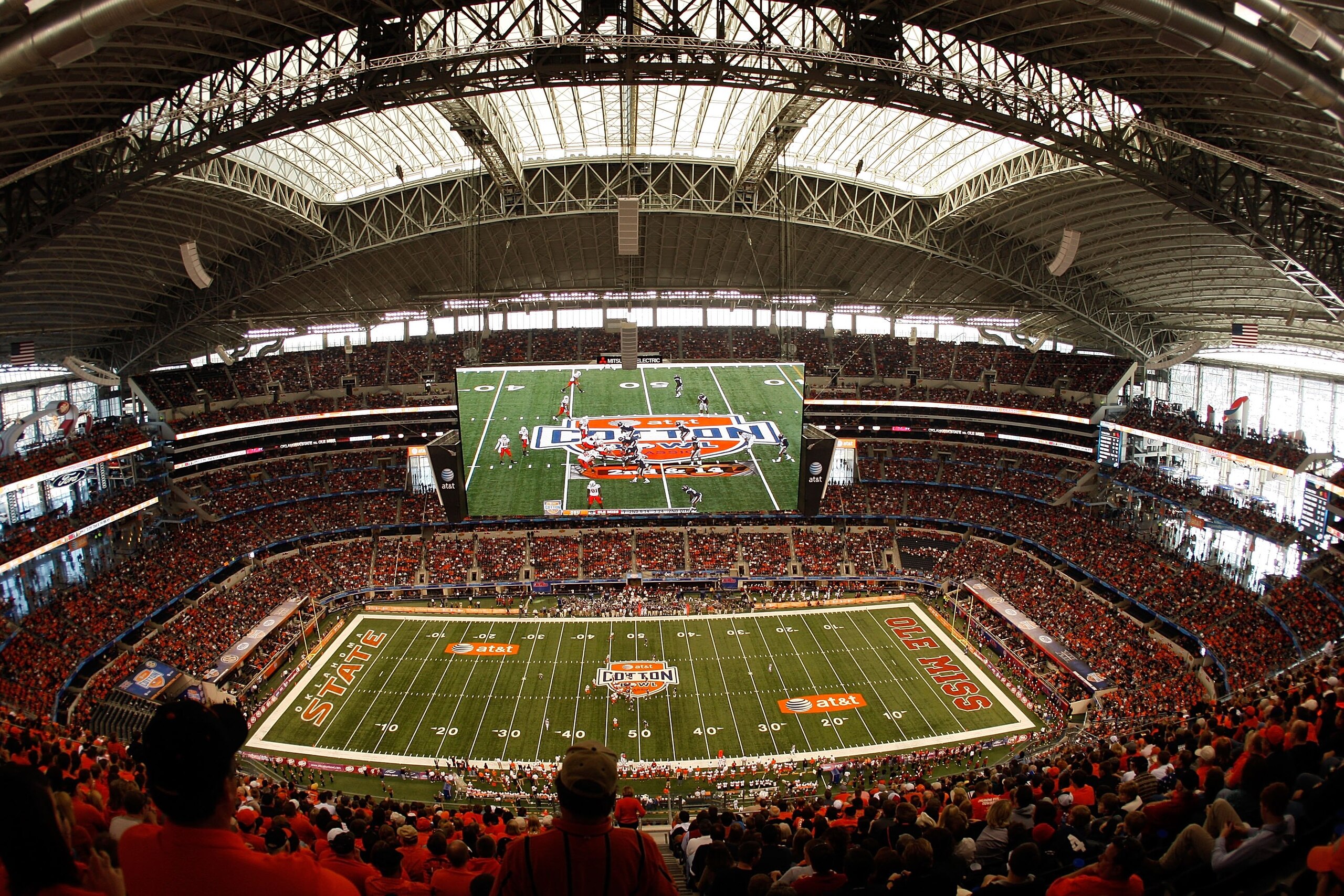 ARLINGTON, TX - JANUARY 02:  A general view of the Mississippi Rebels and the Oklahoma State Cowboys during the AT&T Cotton Bowl on January 2, 2010 at Cowboys Stadium in Arlington, Texas.  (Photo by Ronald Martinez/Getty Images)
