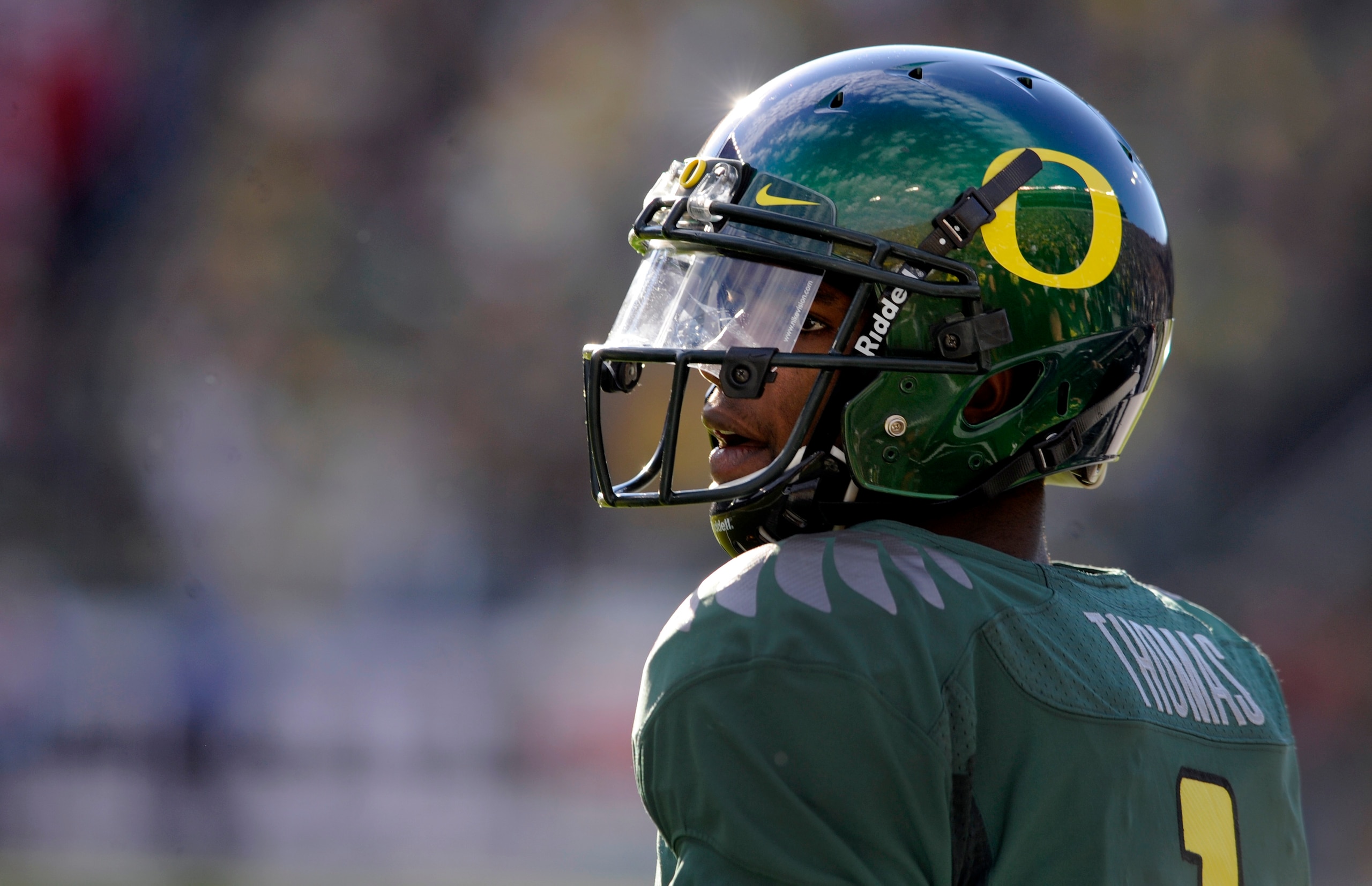 EUGENE, OR - OCTOBER 2: Quarterback Darron Thomas #1 of the Oregon Ducks looks out onto the field before the start of the game against the Stanford Cardinal at Autzen Stadium on October 2, 2010 in Eugene, Oregon. (Photo by Steve Dykes/Getty Images)