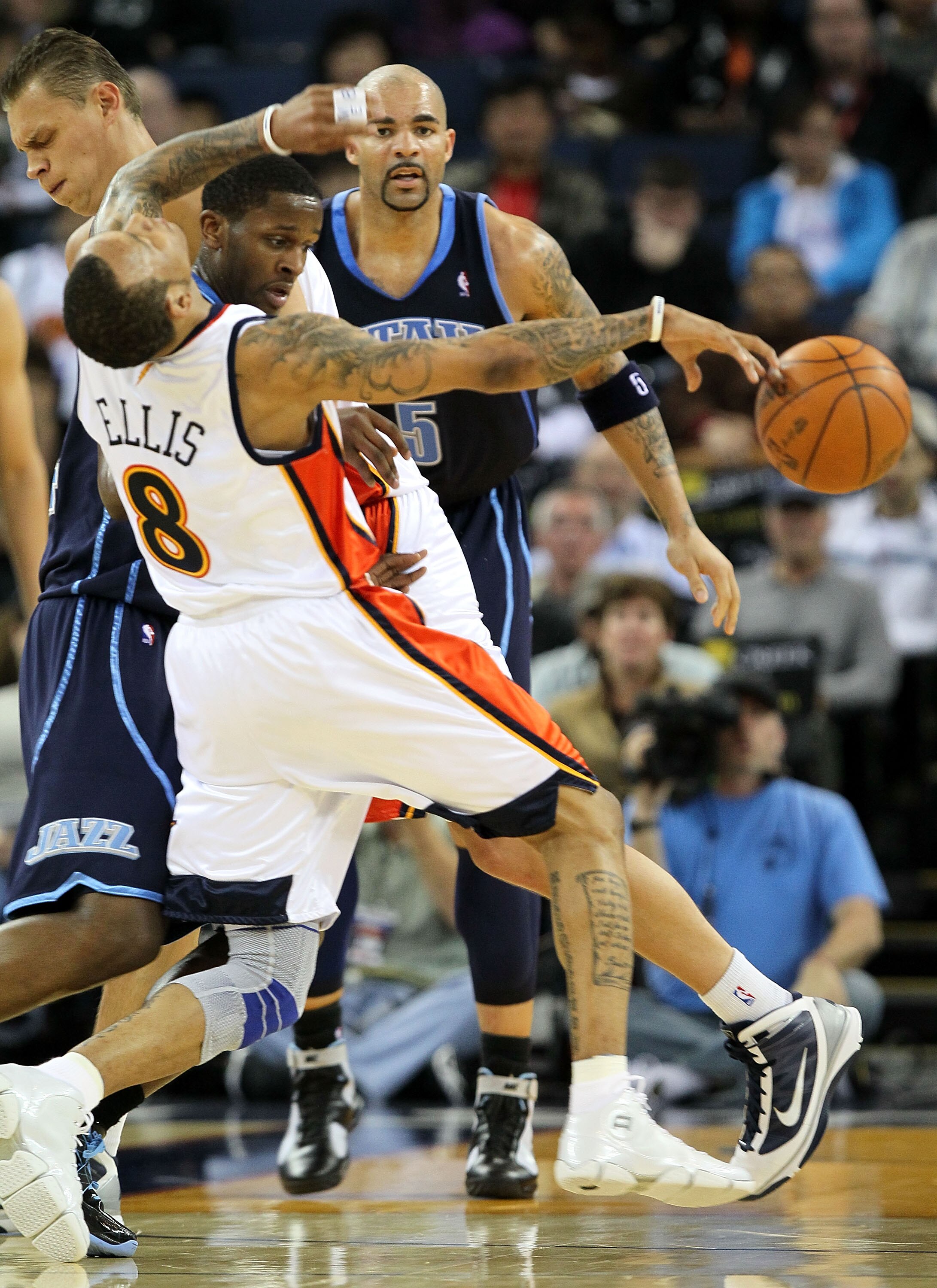 OAKLAND, CA - FEBRUARY 19:  Wesley Matthews #23 of the Utah Jazz defends against Monta Ellis #8 of the Golden State Warriors during an NBA game at Oracle Arena at Oracle Arena on February 19, 2010 in Oakland, California.  NOTE TO USER: User expressly ackn
