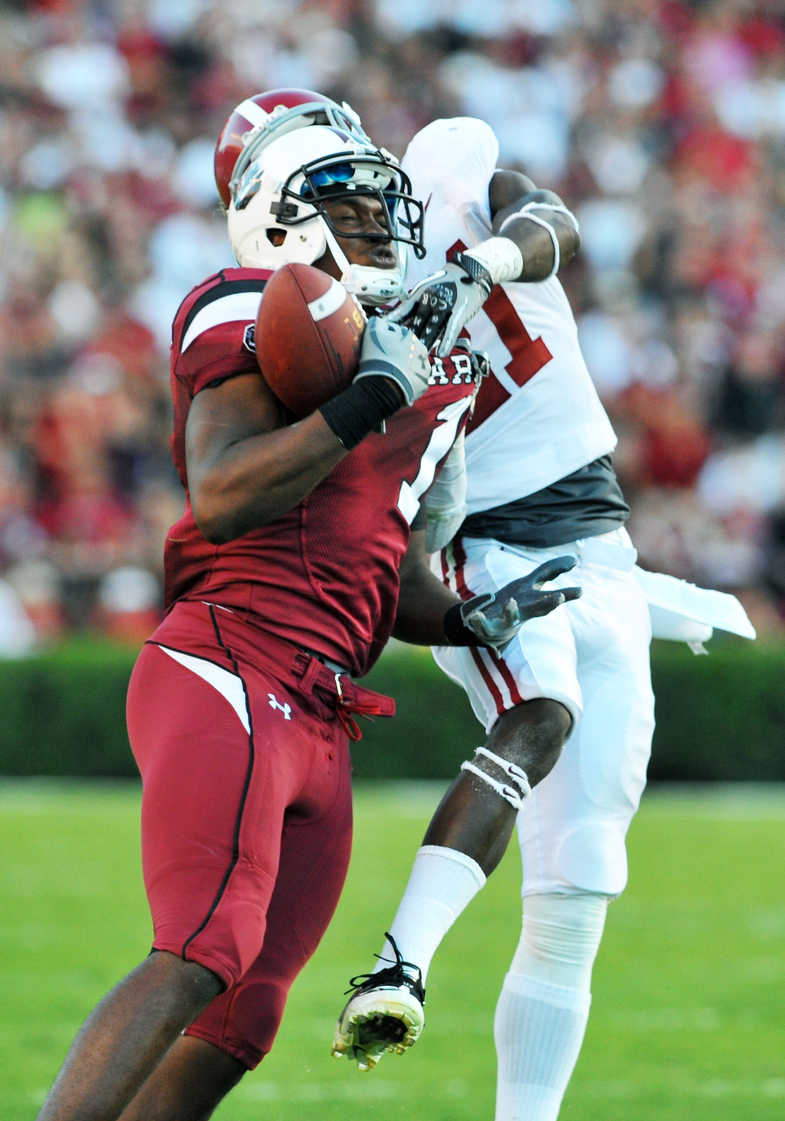 COLUMBIA, SC - OCTOBER 9: Wide receiver Alshon Jefrey #1 of the South Carolina Gamecocks grabs a sideline pass against the Alabama Crimson Tide October 9, 2010 at Williams-Brice Stadium in Columbia, South Carolina.  (Photo by Al Messerschmidt/Getty Images