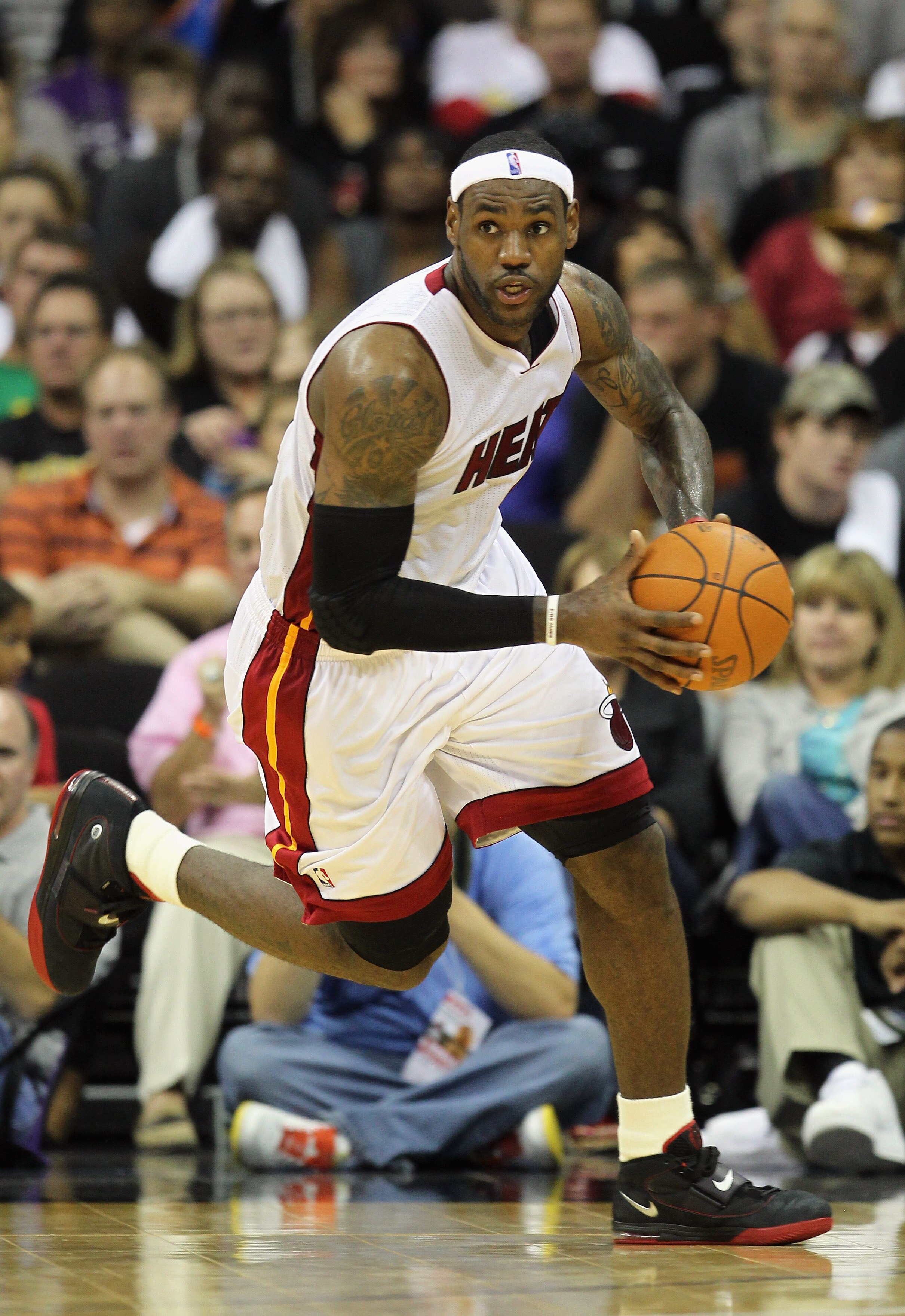 KANSAS CITY, MO - OCTOBER 08:  LeBron James #6 of the Miami Heat in action during the game against the Oklahoma City Thunder on October 8, 2010 at the Sprint Center in Kansas City, Missouri.  (Photo by Jamie Squire/Getty Images)