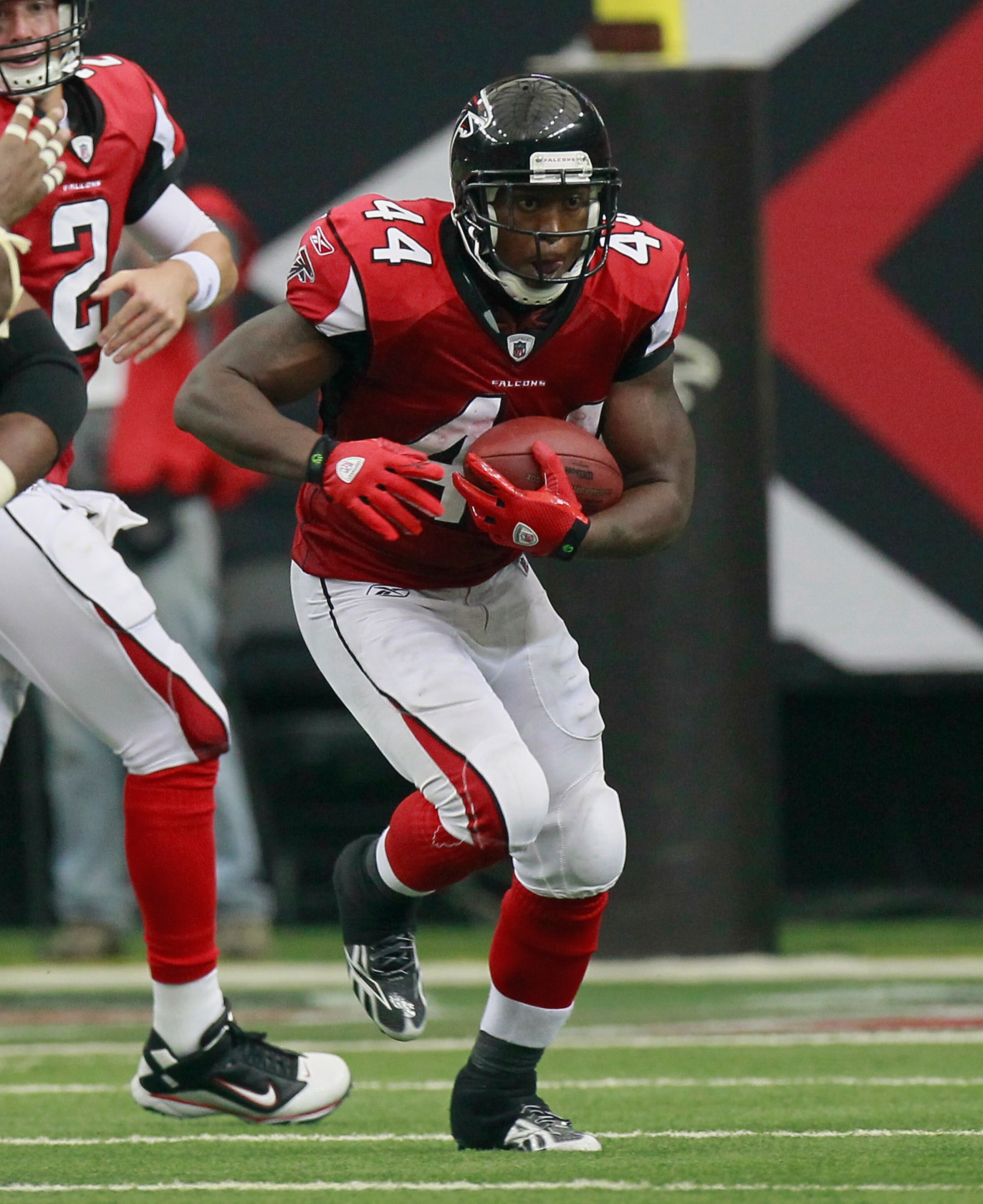 ATLANTA - SEPTEMBER 19:  Jason Snelling #44 of the Atlanta Falcons against the Arizona Cardinals at Georgia Dome on September 19, 2010 in Atlanta, Georgia.  (Photo by Kevin C. Cox/Getty Images)