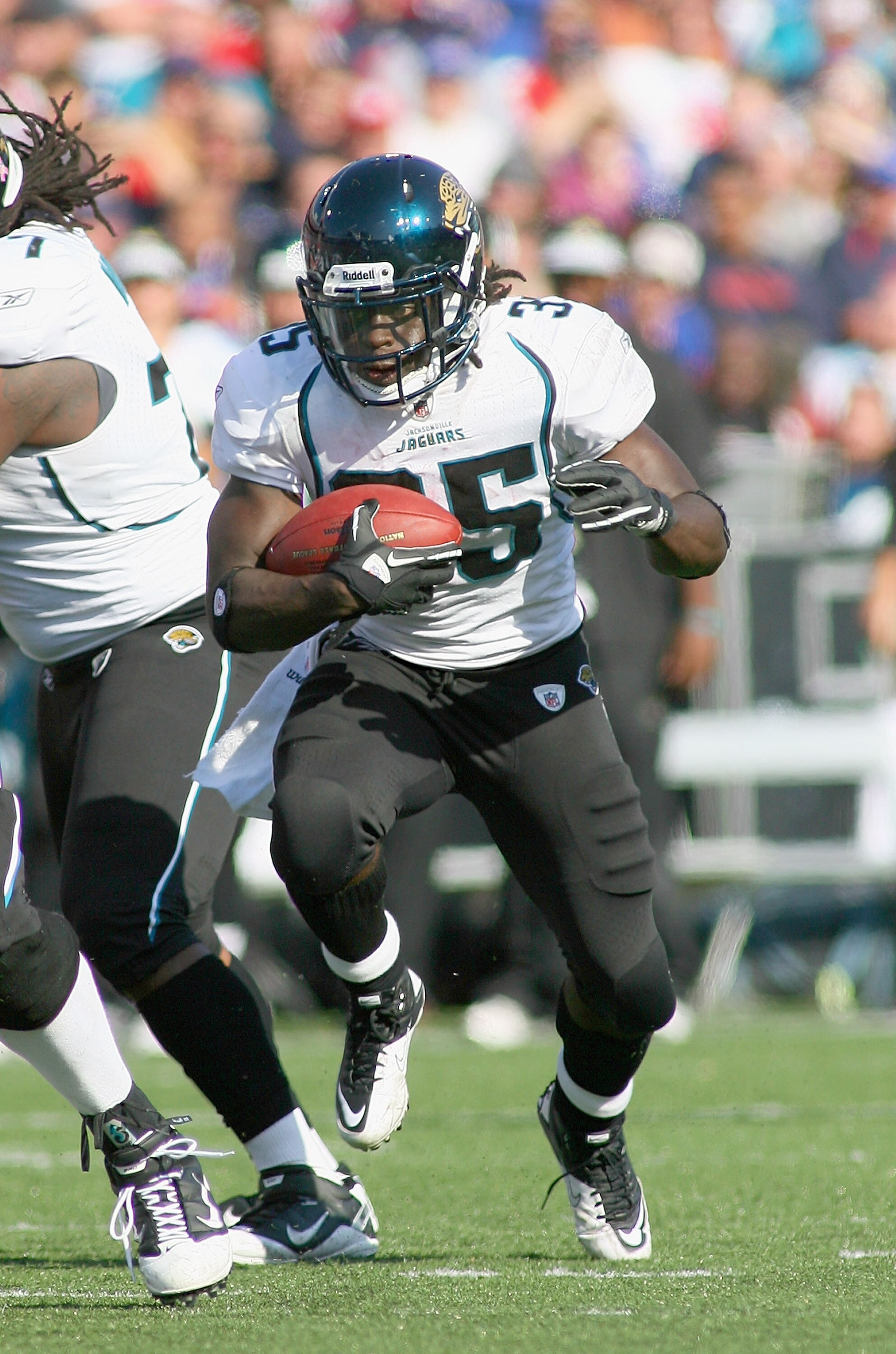 ORCHARD PARK, NY - OCTOBER 10: Deji Karim #35 of  the Jacksonville Jaguars runs against the Buffalo Bills  at Ralph Wilson Stadium on October 10, 2010 in Orchard Park, New York. Jacksonville won 36-26. (Photo by Rick Stewart/Getty Images)